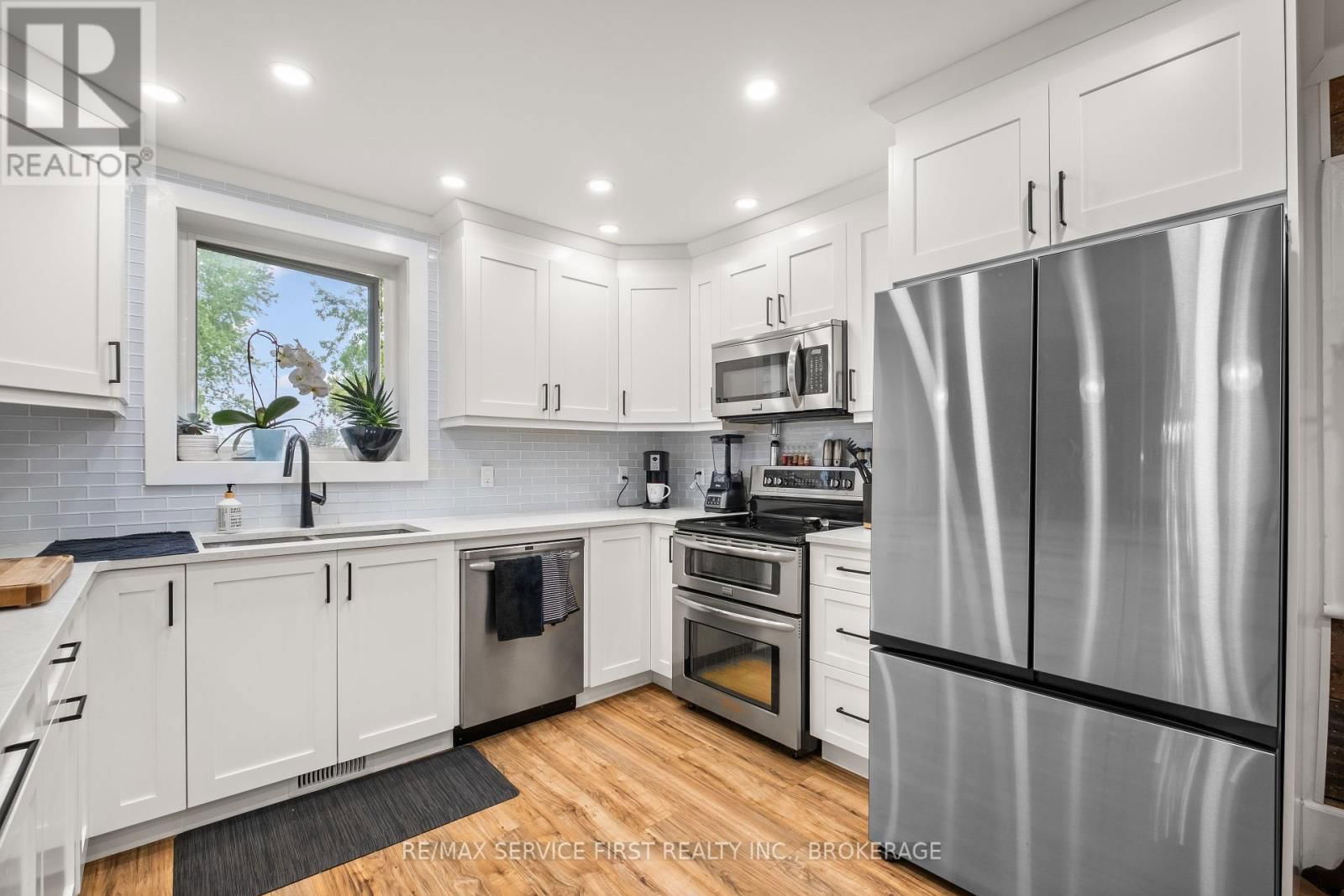3674 PRINCESS STREET Image 23