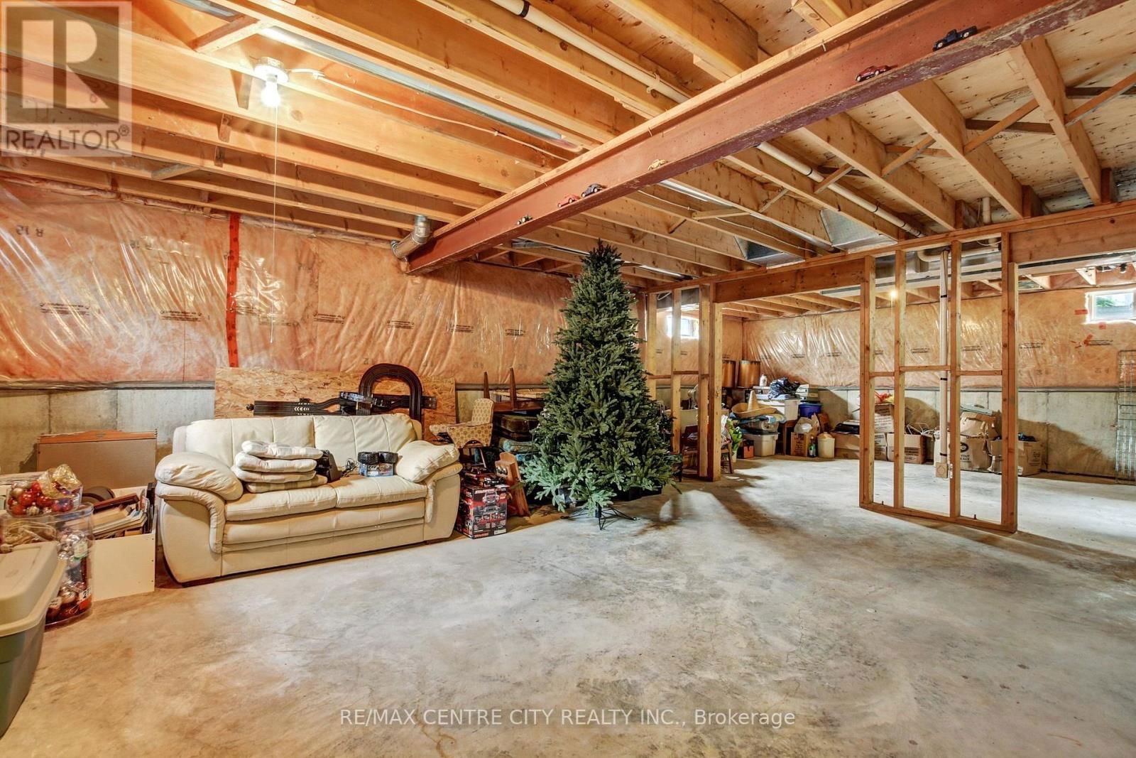 20 STEEPLECHASE COURT Image 16