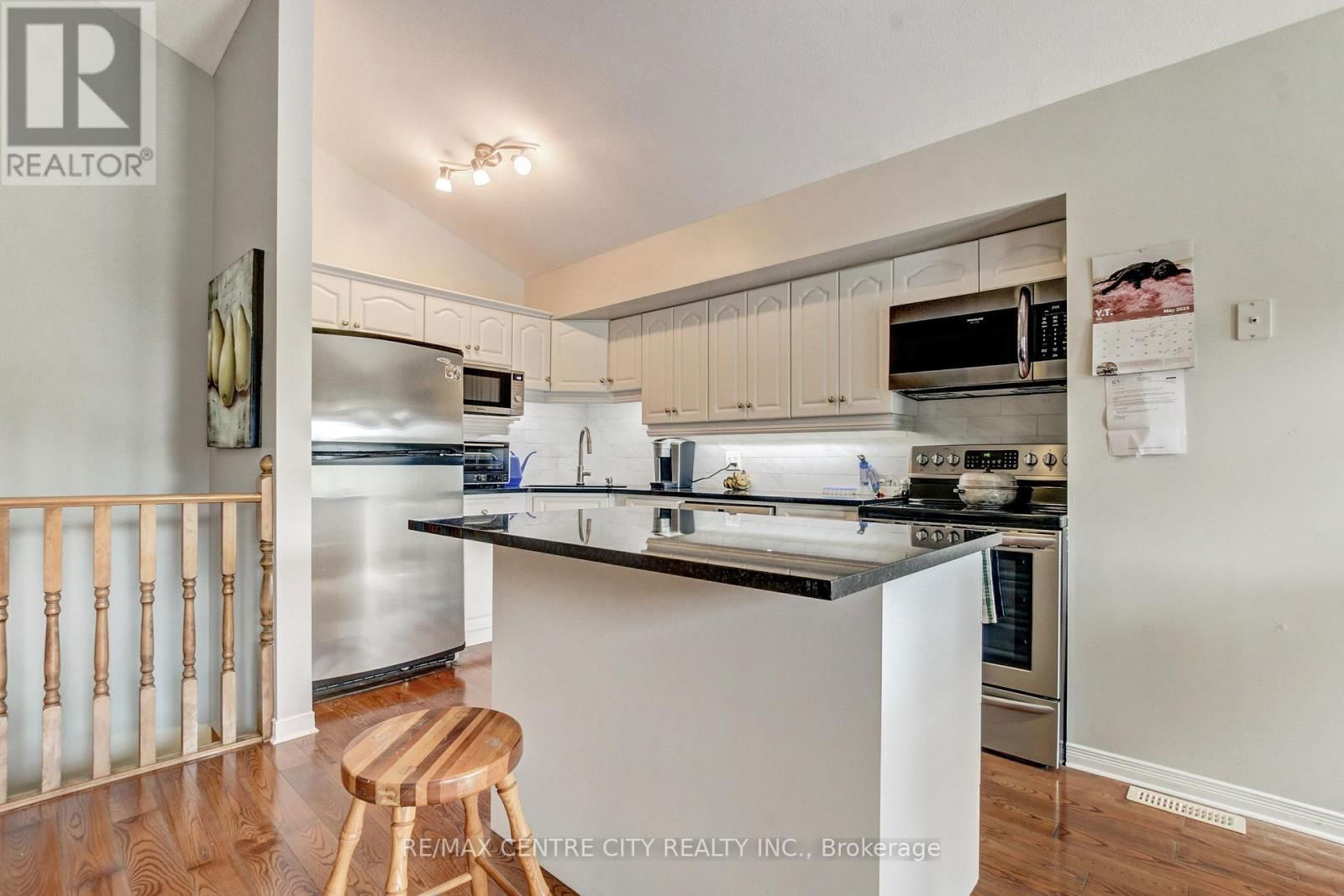 20 STEEPLECHASE COURT Image 6