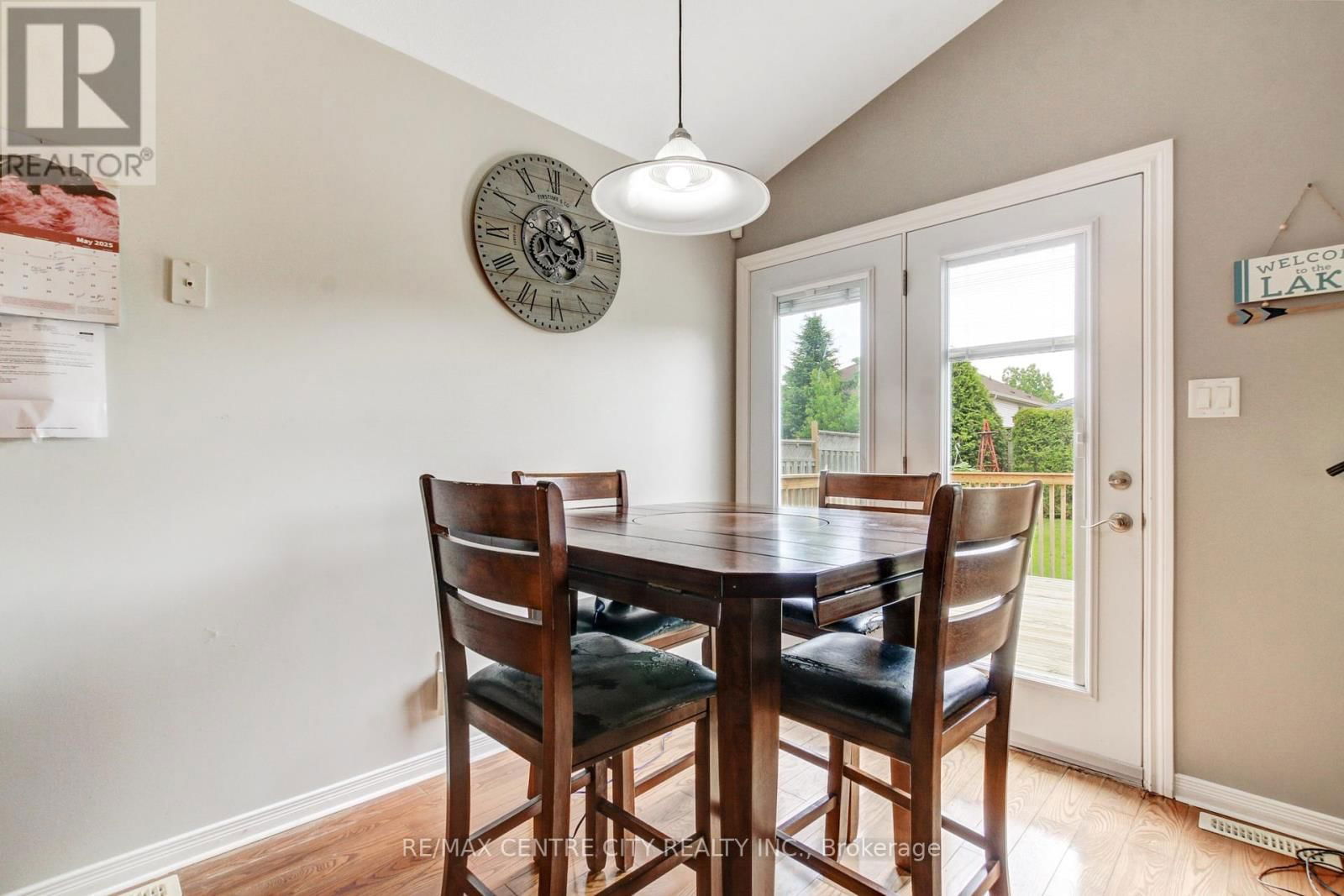 20 STEEPLECHASE COURT Image 8