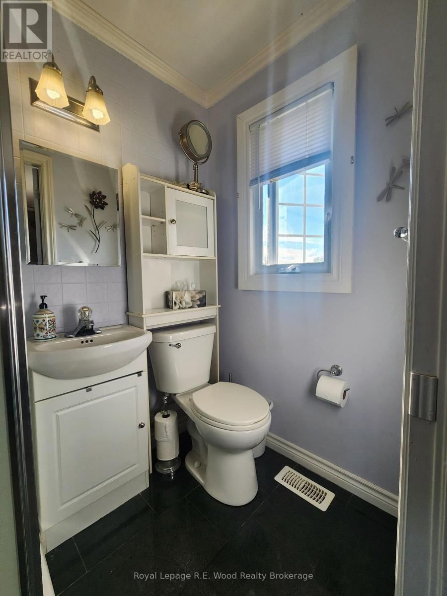 98 ALLEN STREET Image 18