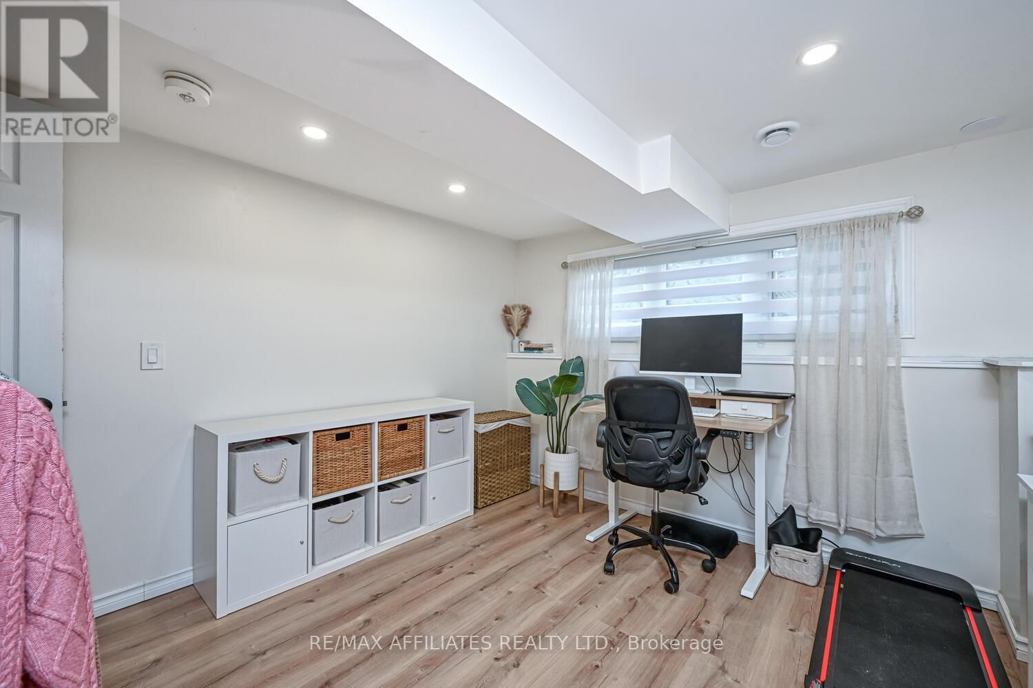 LOWER UNIT - 840 MACODRUM DRIVE Image 18