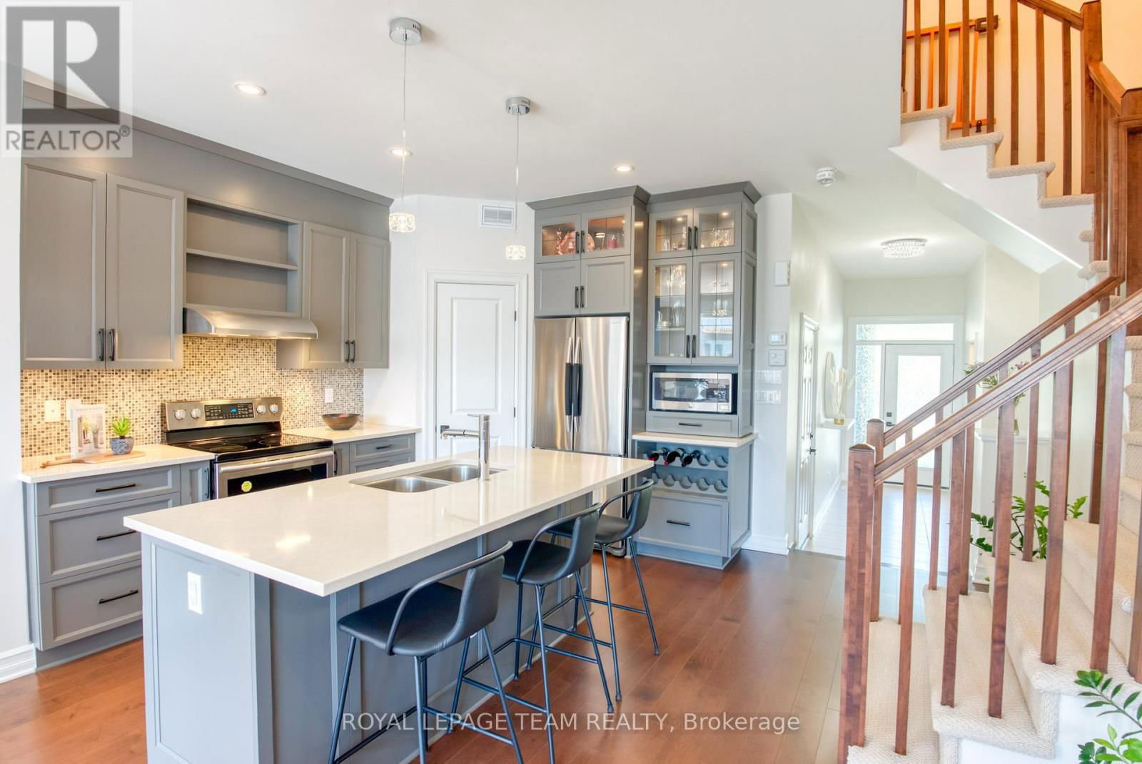 102 HELEN RAPP WAY Image 12
