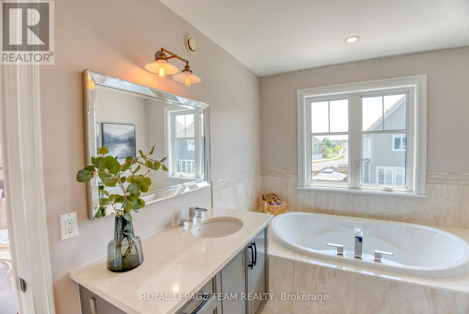 102 HELEN RAPP WAY Image 24