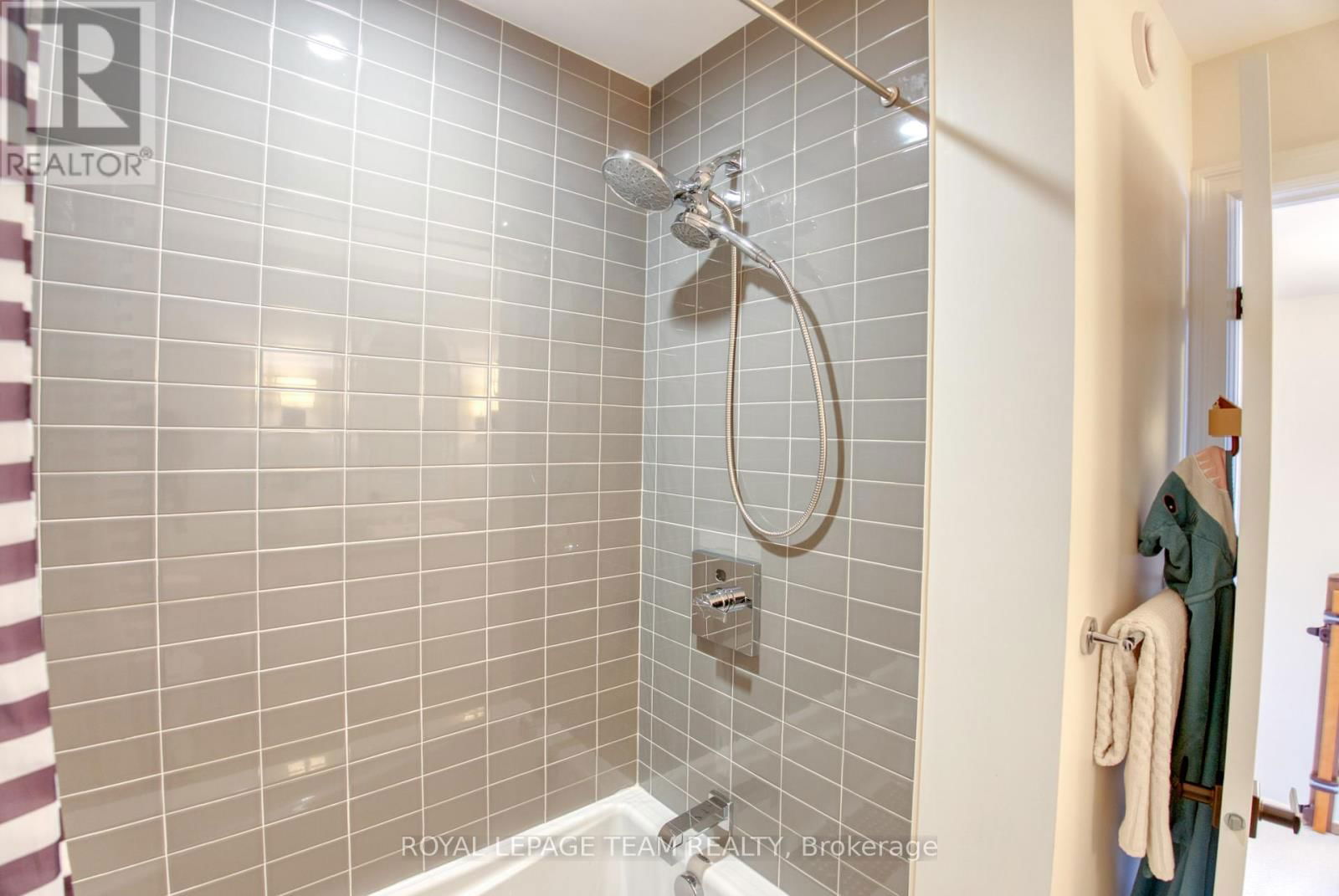 102 HELEN RAPP WAY Image 32