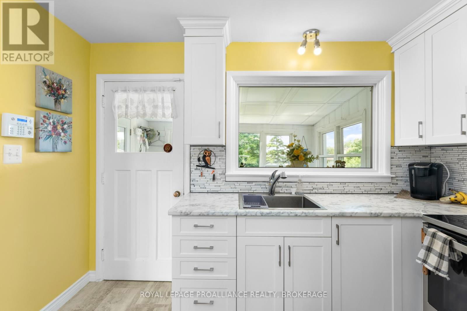 1761 FLOYD AVENUE Image 10
