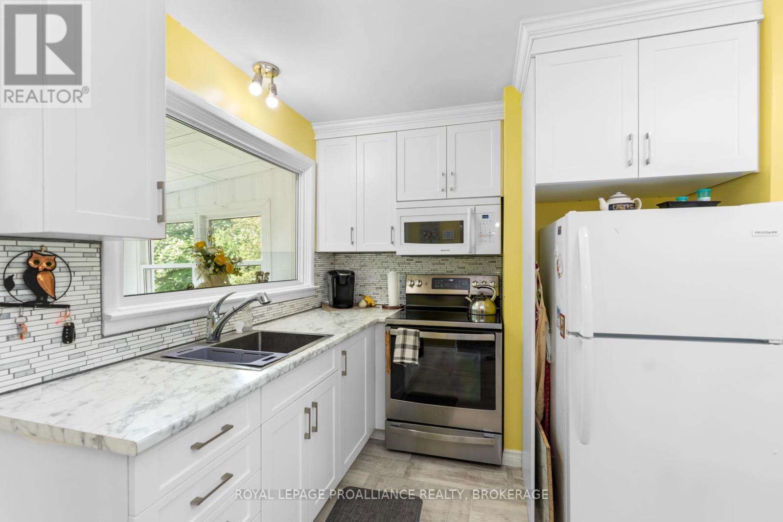 1761 FLOYD AVENUE Image 11
