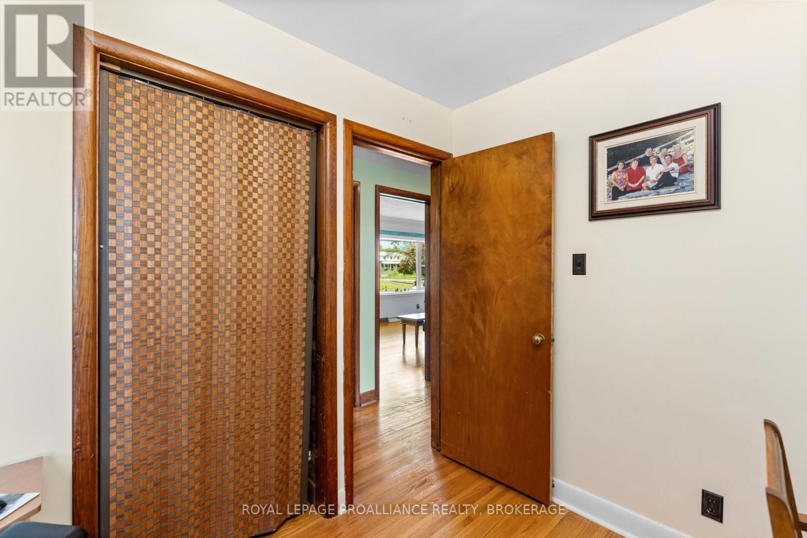 1761 FLOYD AVENUE Image 21