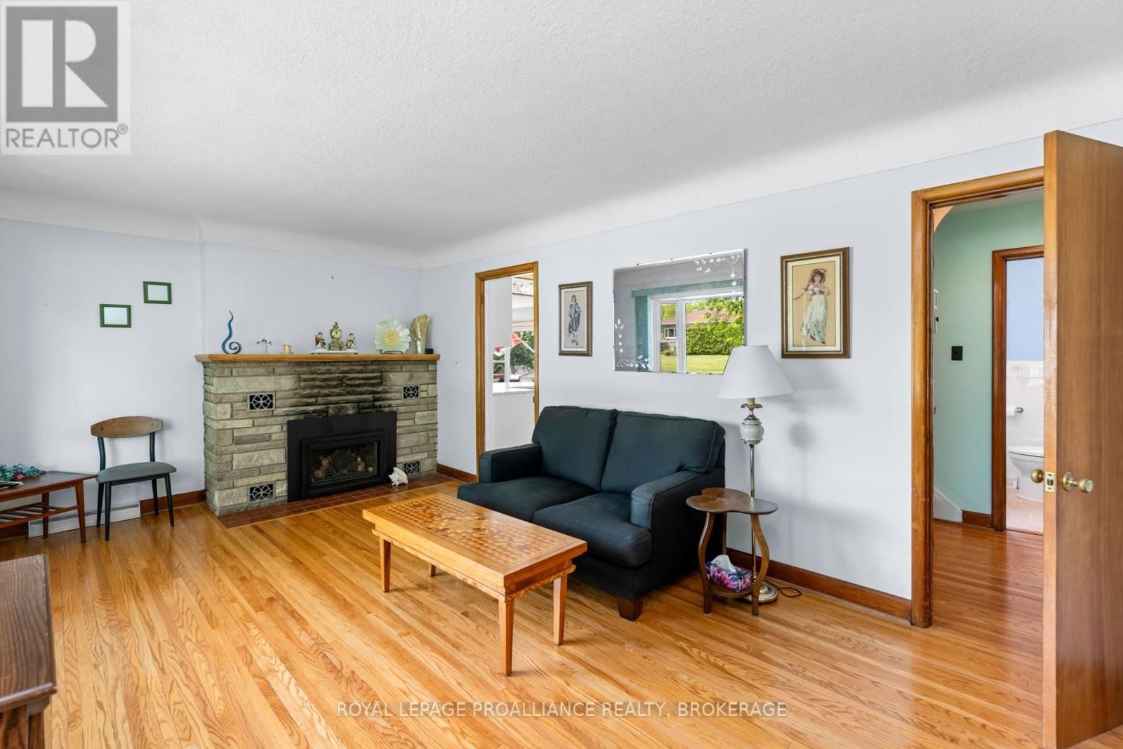 1761 FLOYD AVENUE Image 4