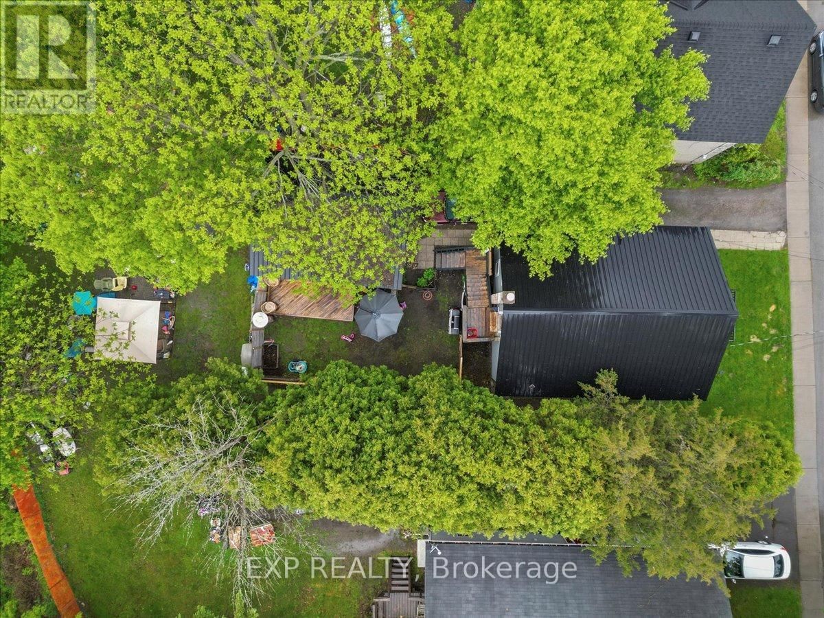 18 DELHI STREET Image 21