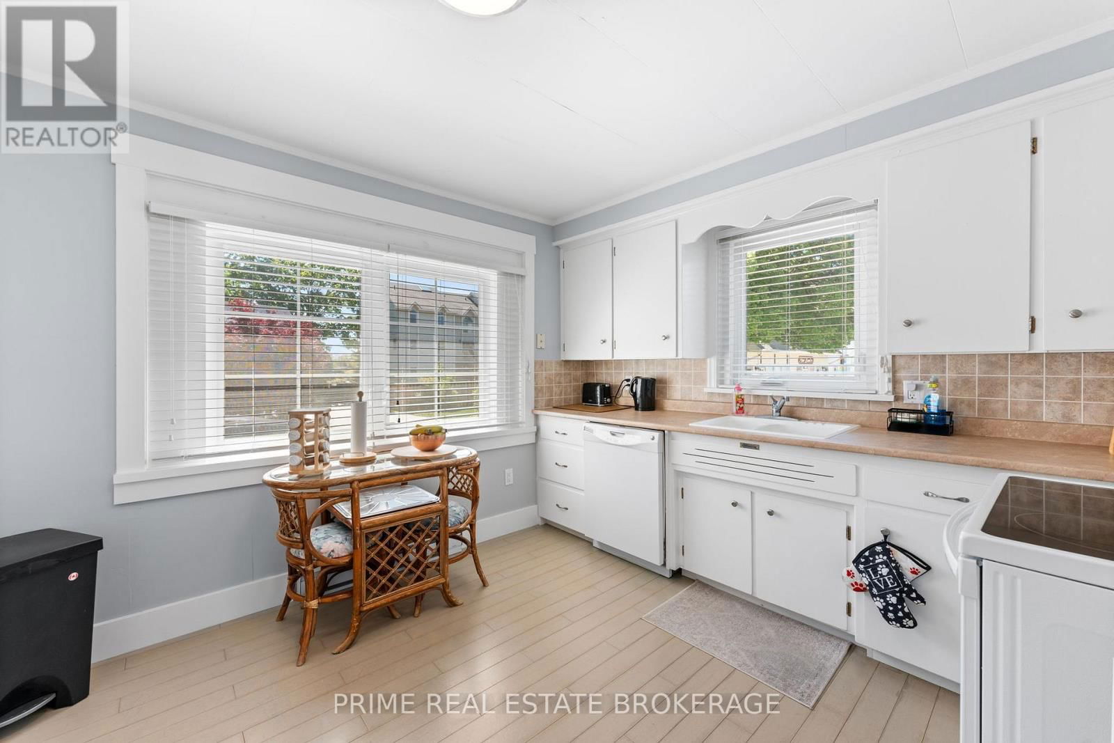 34 ONTARIO STREET SOUTH Image 12