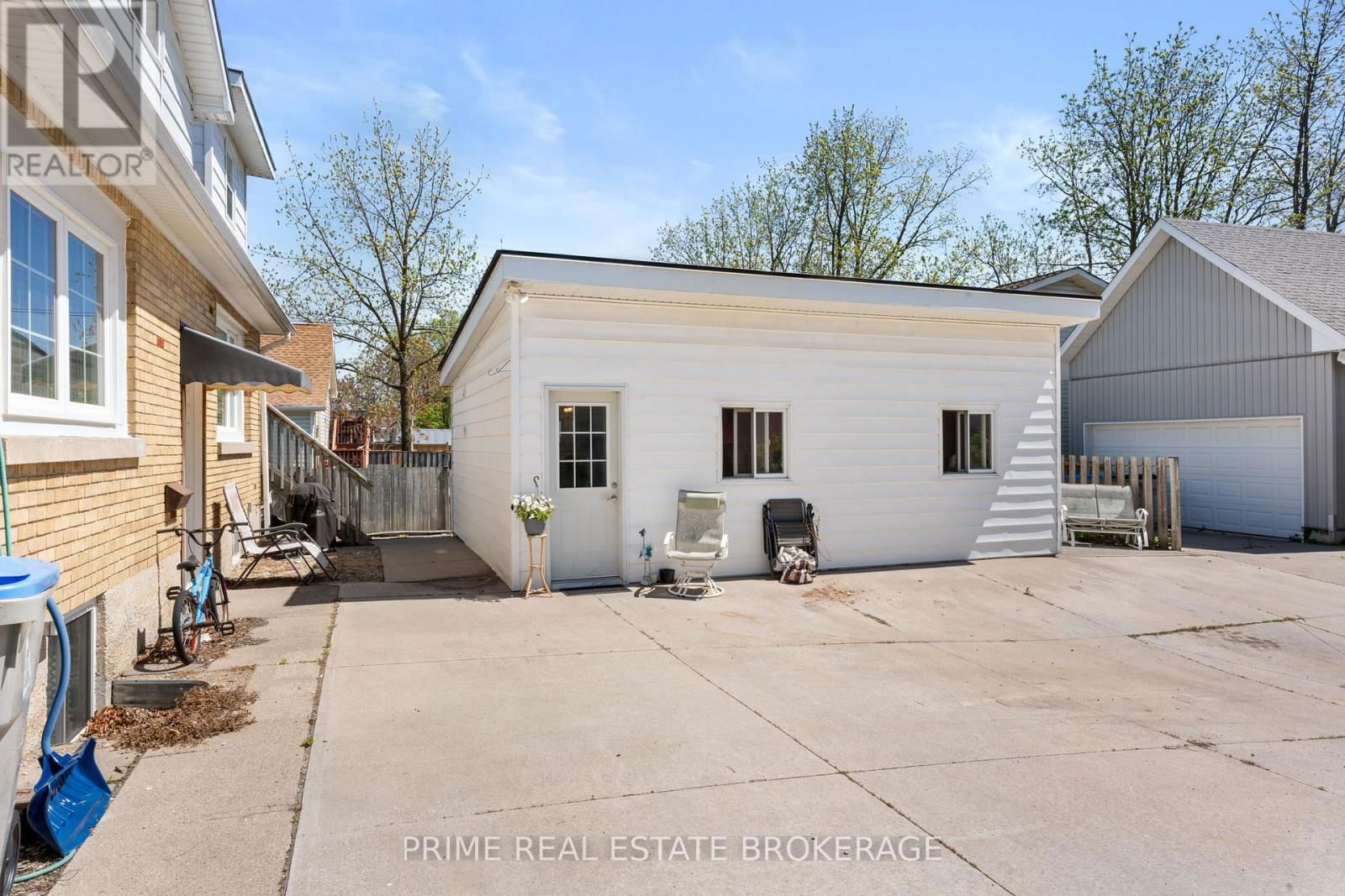 34 ONTARIO STREET SOUTH Image 2