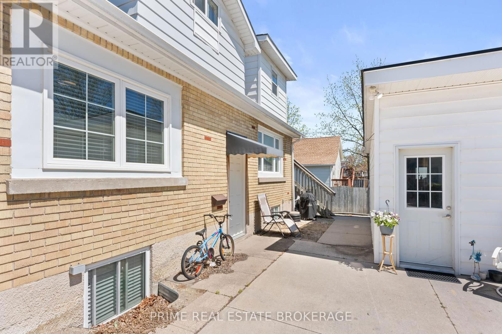 34 ONTARIO STREET SOUTH Image 8