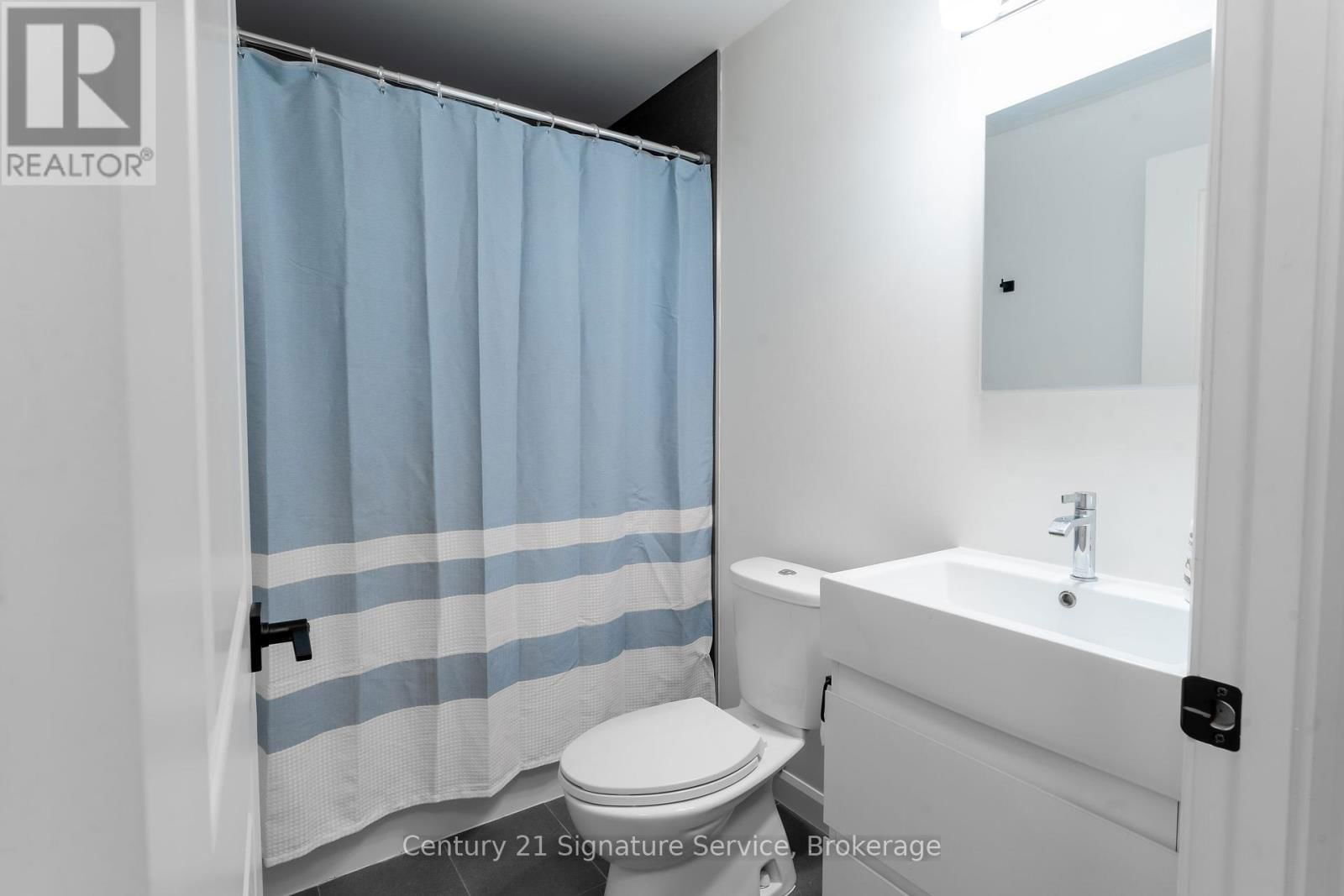 208 - 7 ERIE AVENUE Image 11