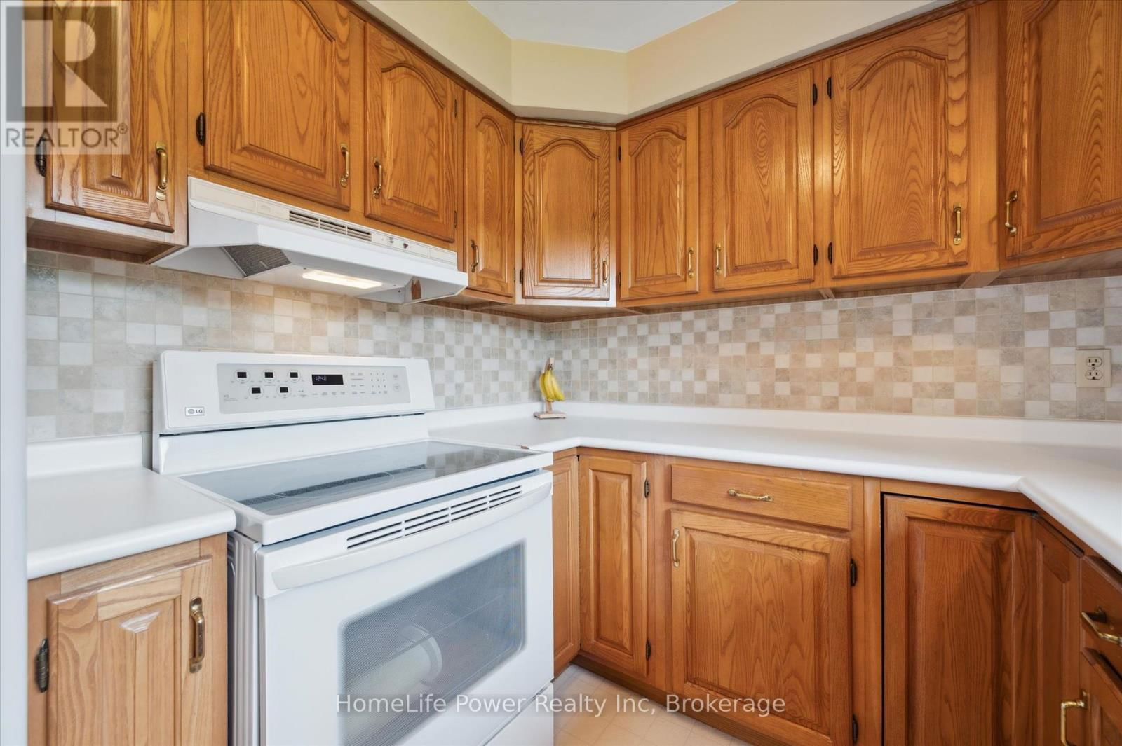 36 SANDERSON DRIVE Image 11