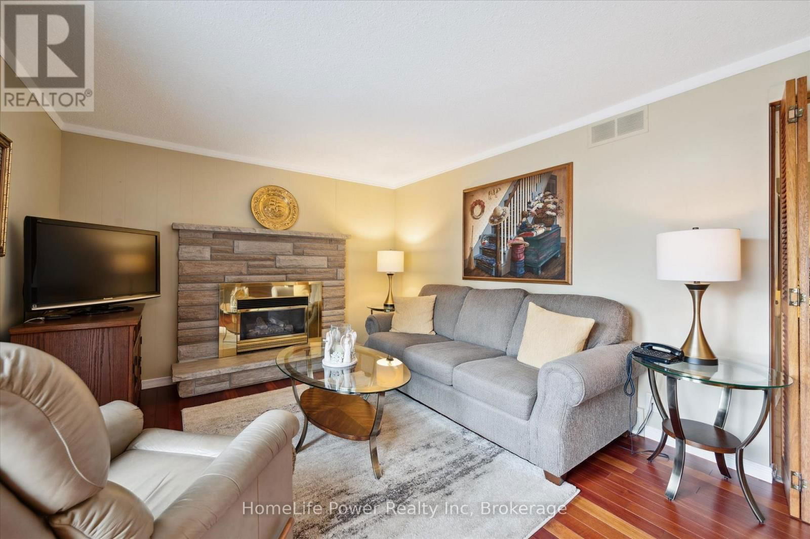 36 SANDERSON DRIVE Image 15