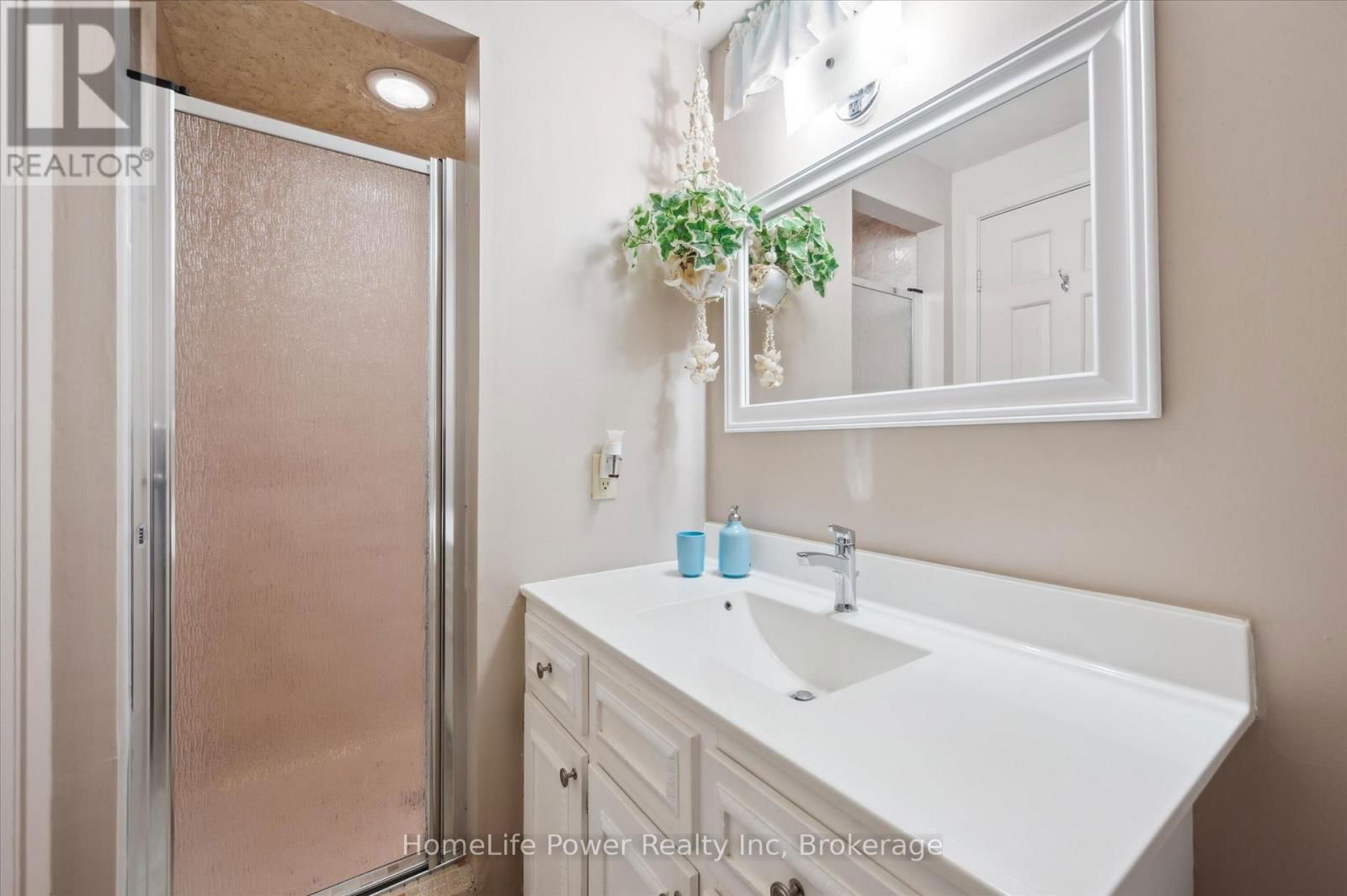 36 SANDERSON DRIVE Image 27