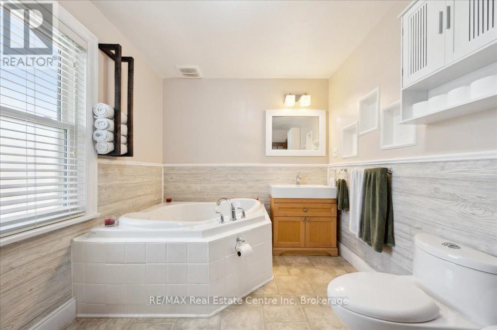 15 JARVIS STREET Image 10