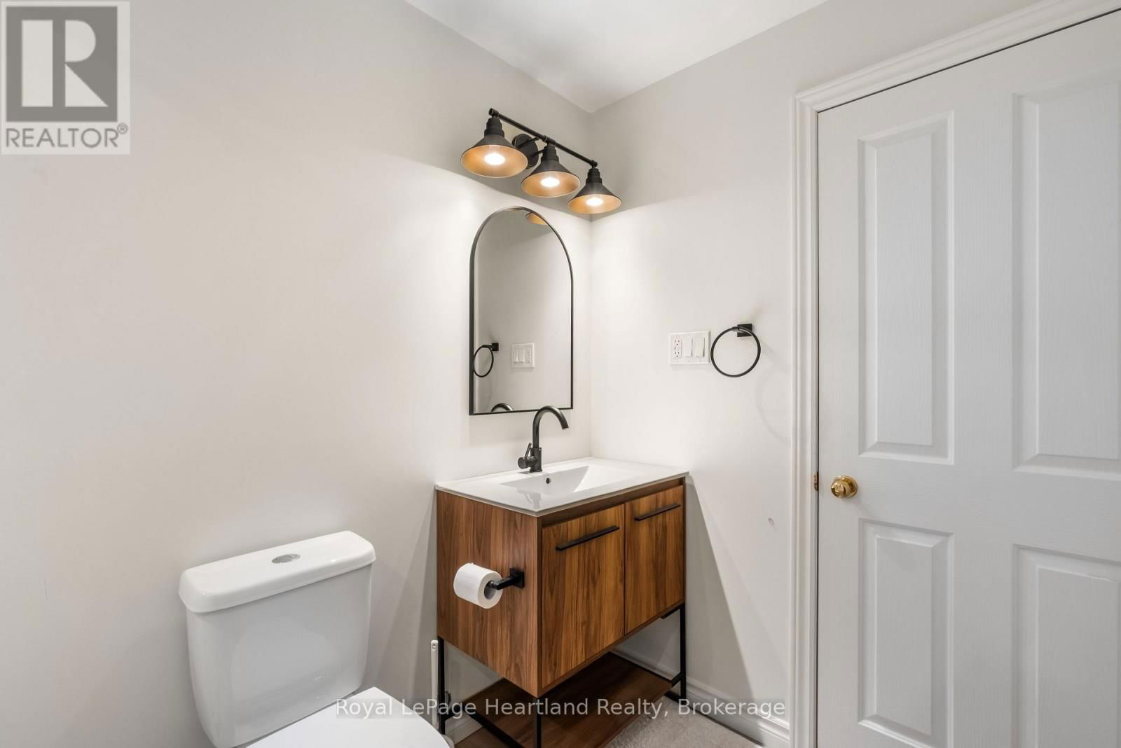 2 - 43 RAGLAN STREET EAST Image 12
