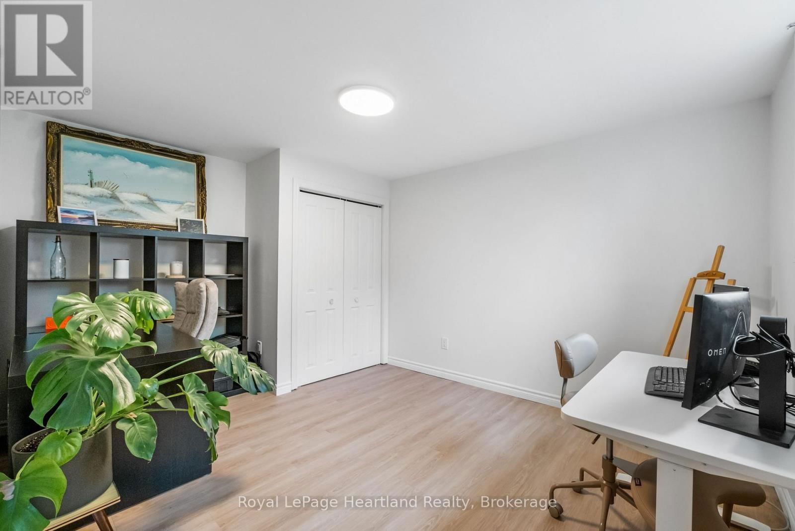 2 - 43 RAGLAN STREET EAST Image 13