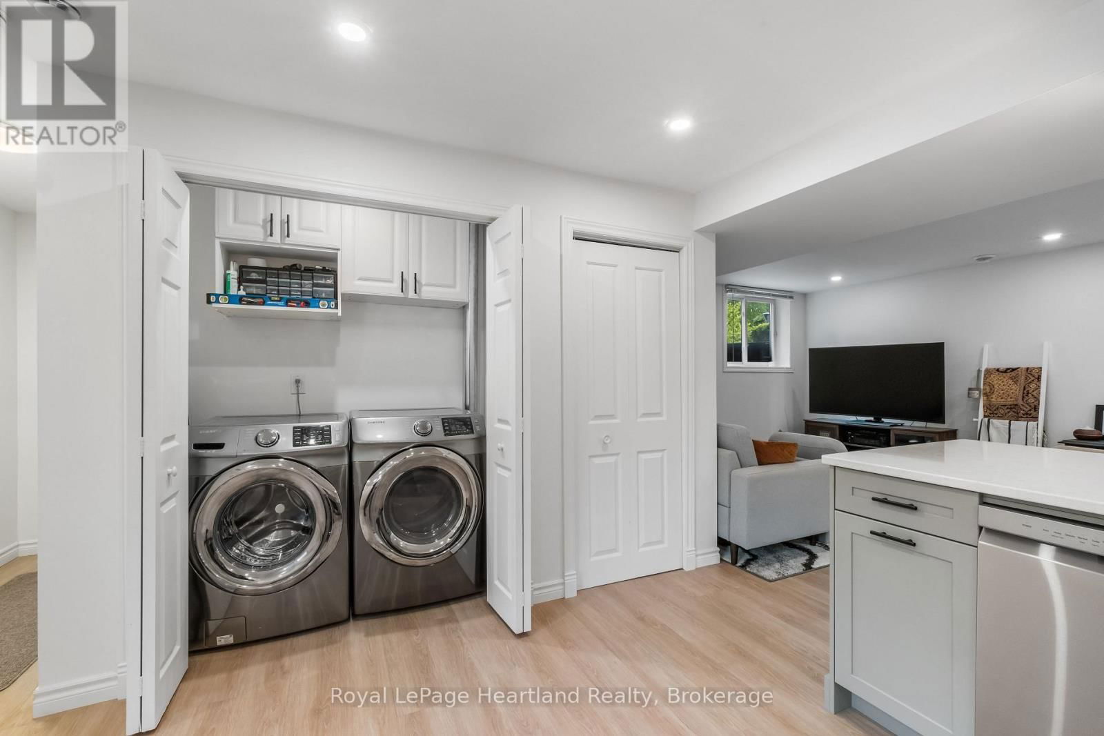 2 - 43 RAGLAN STREET EAST Image 5