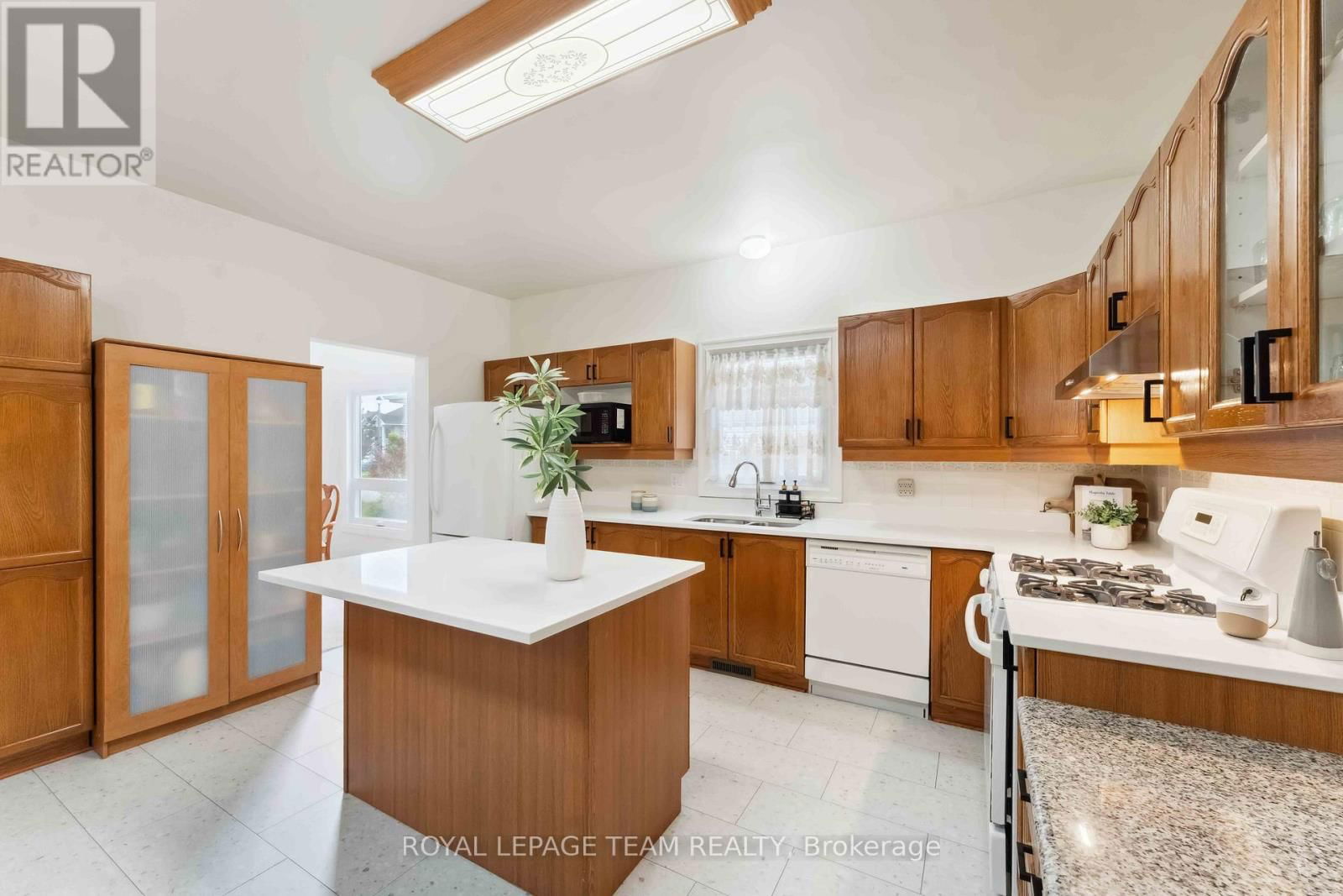 39 VERMONT AVENUE Image 15