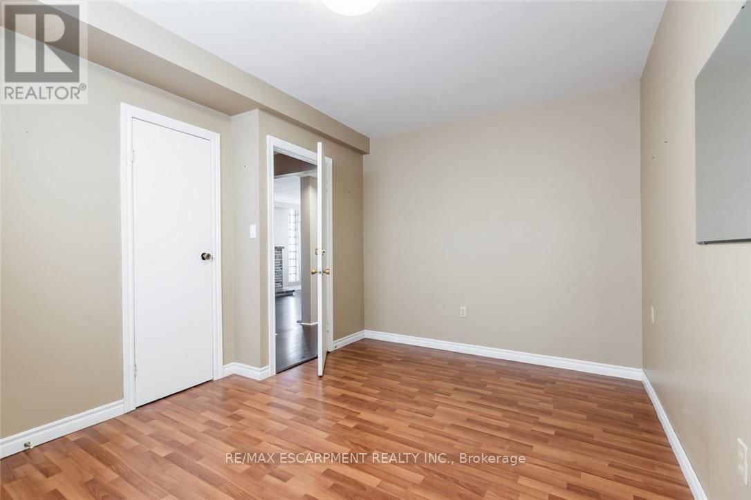 2340 KING STREET EAST Image 23