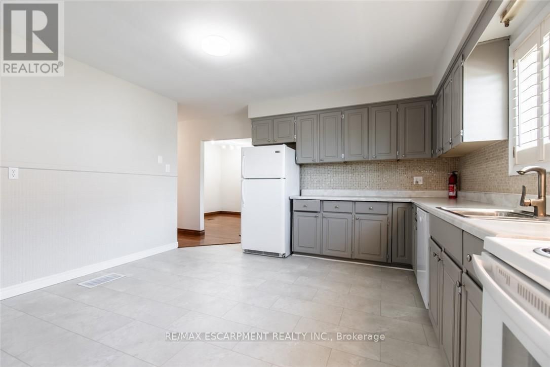 2340 KING STREET EAST Image 33