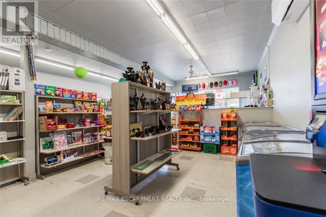 2340 KING STREET EAST Image 9