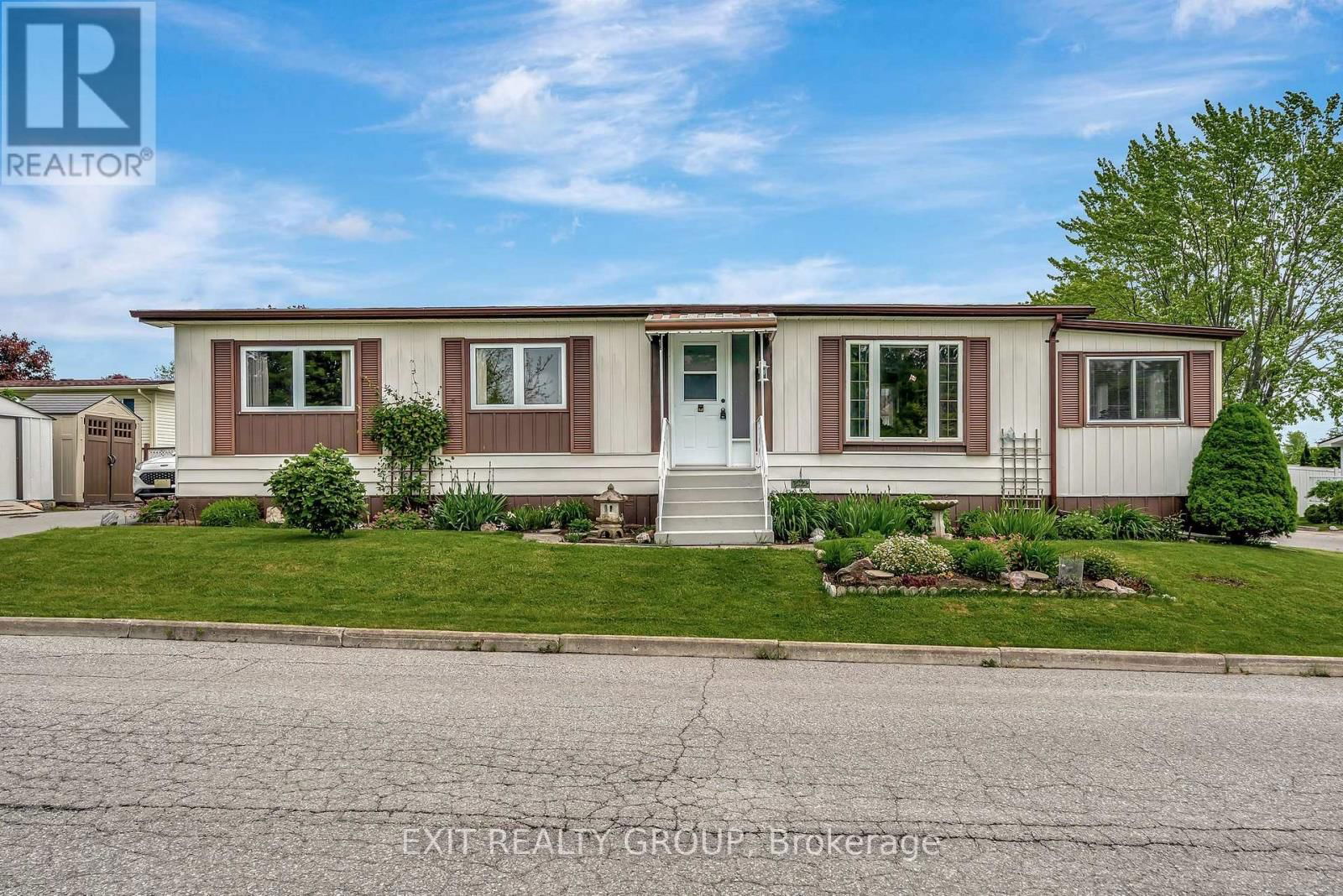 16 BLUEJAY LANE Image 1