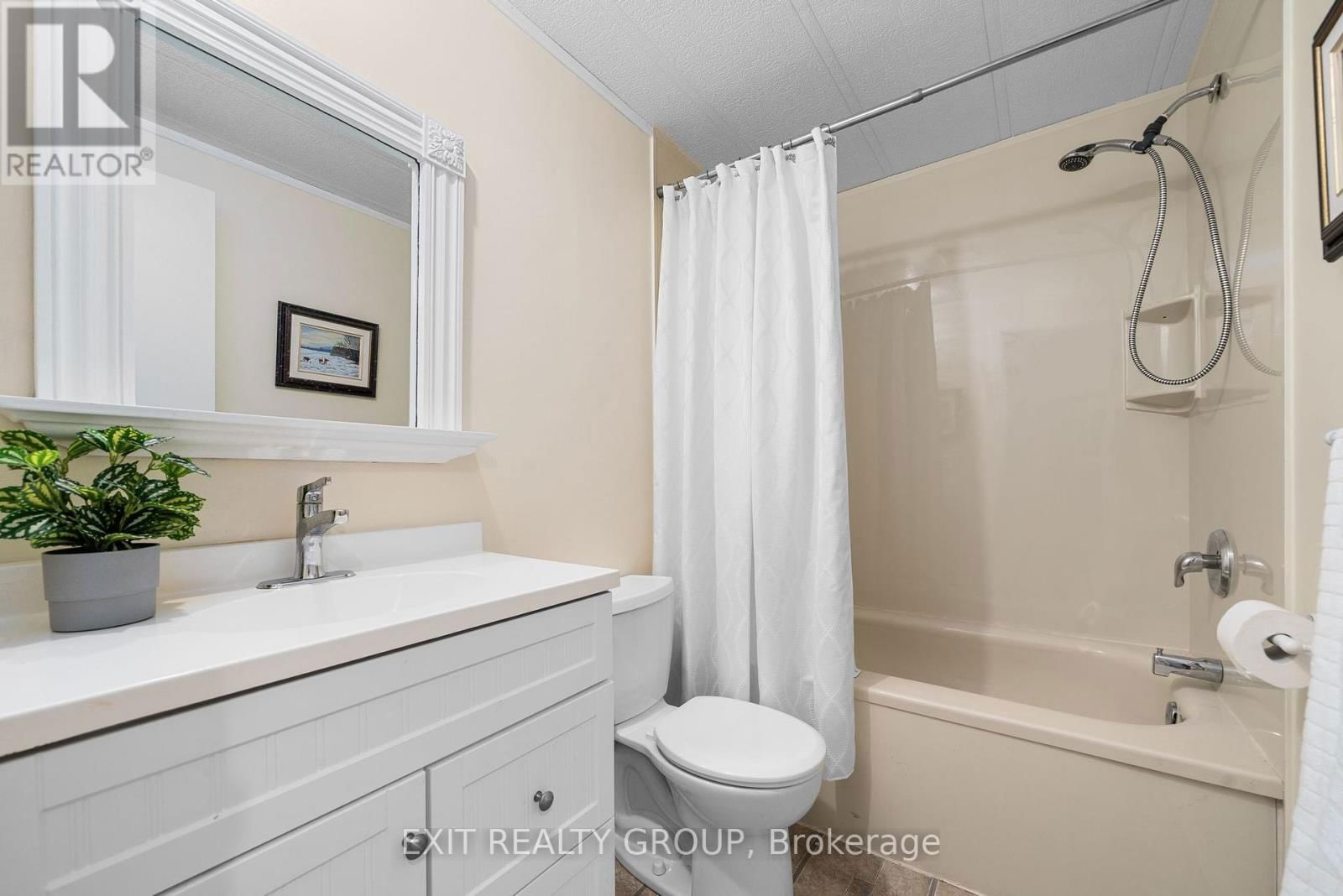 16 BLUEJAY LANE Image 12