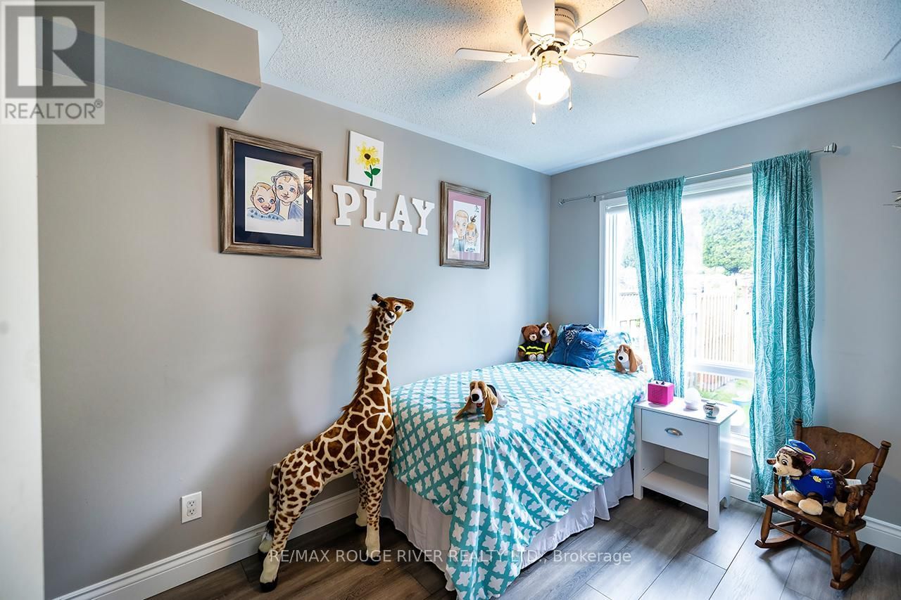 1330 EAGLE CRESCENT Image 20