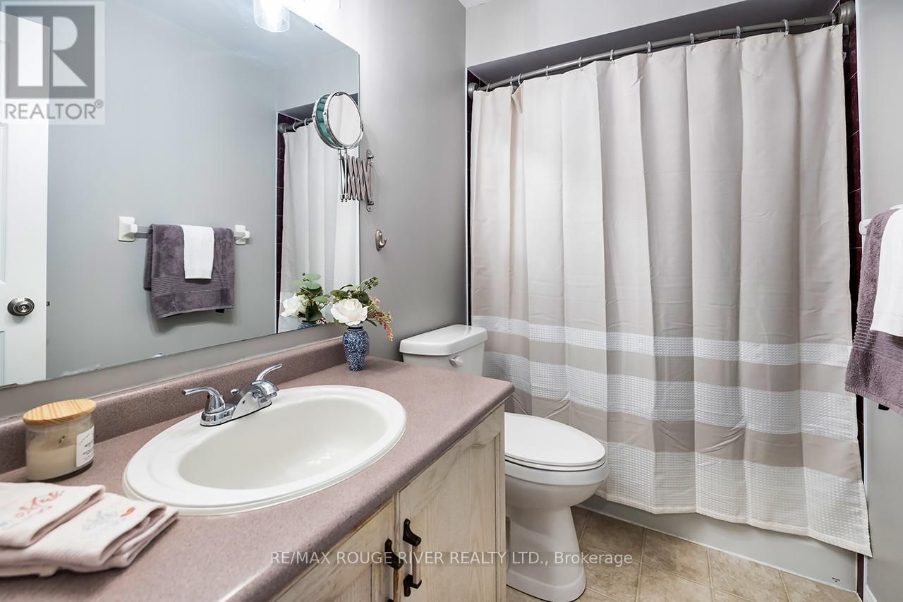 1330 EAGLE CRESCENT Image 22