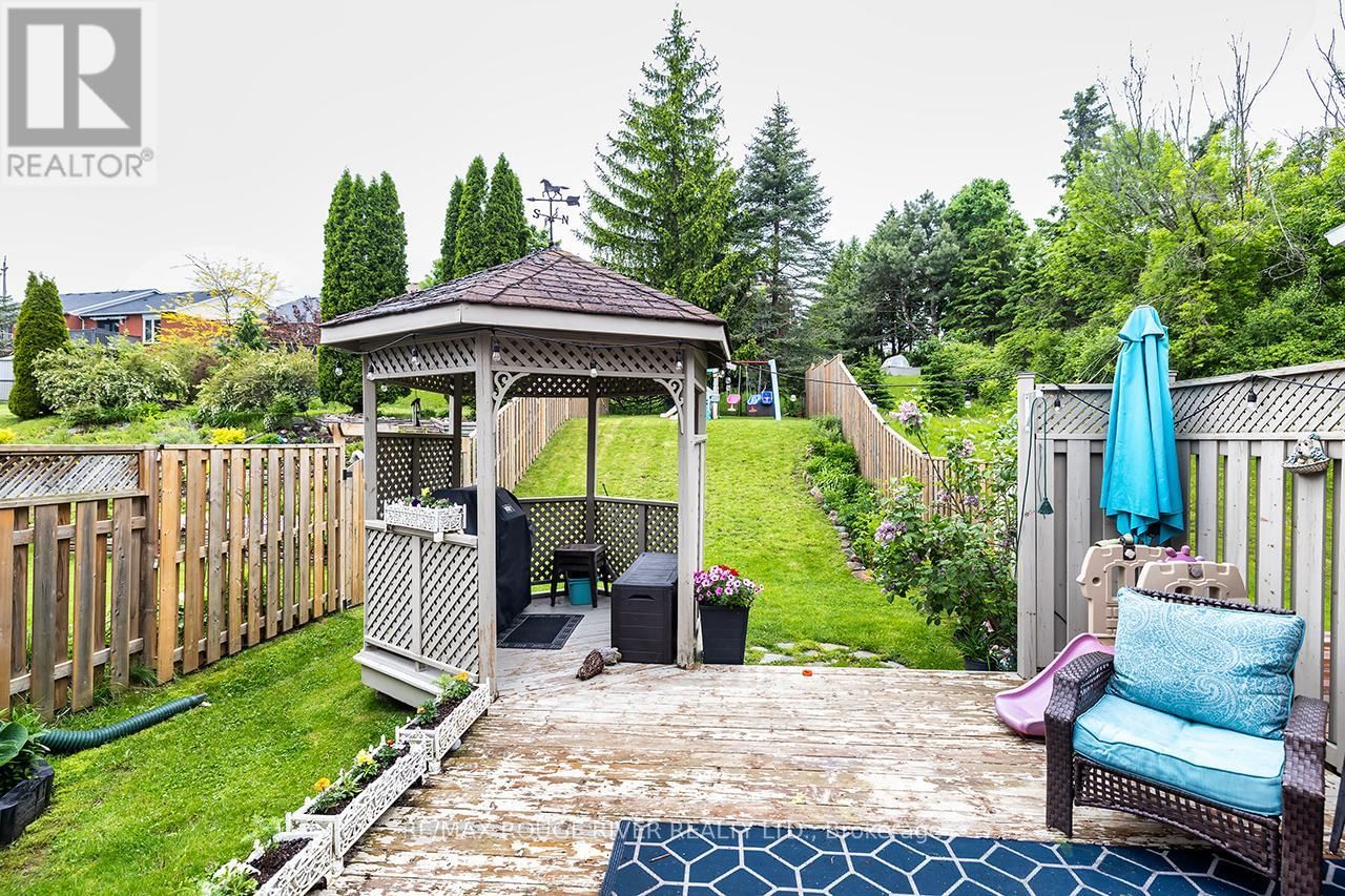 1330 EAGLE CRESCENT Image 26