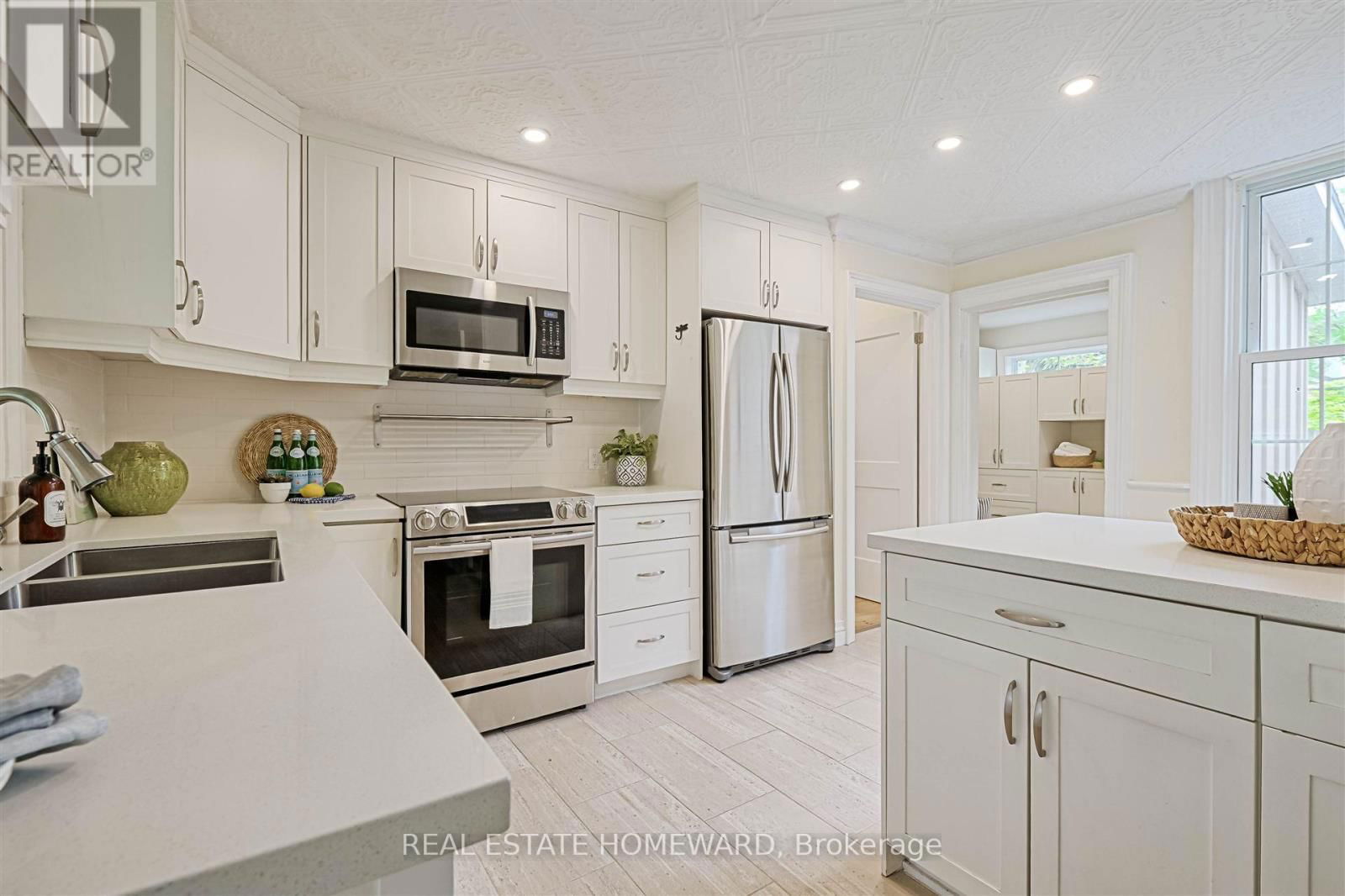 429 GEORGE STREET Image 12