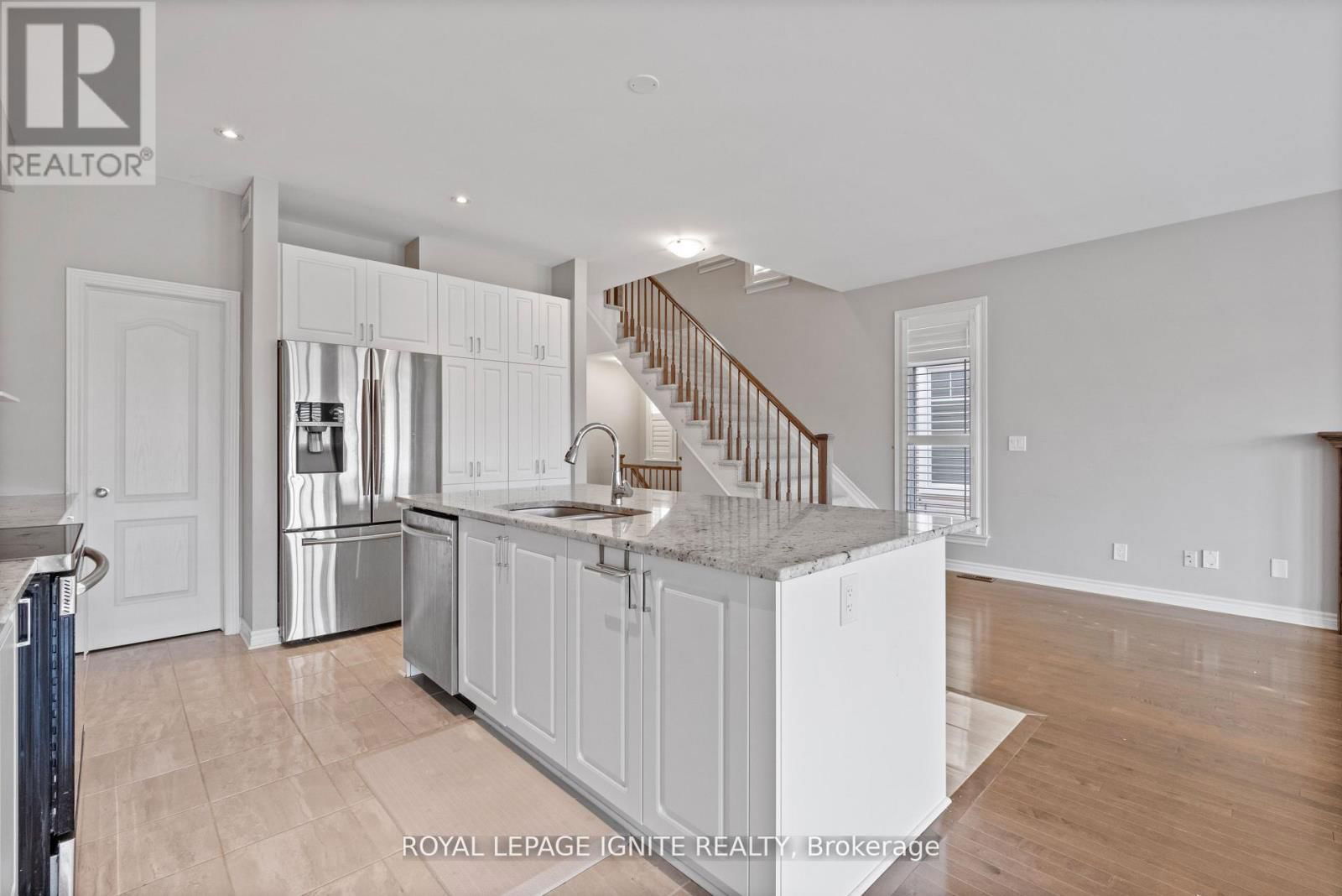 866 RIVERVIEW WAY Image 14