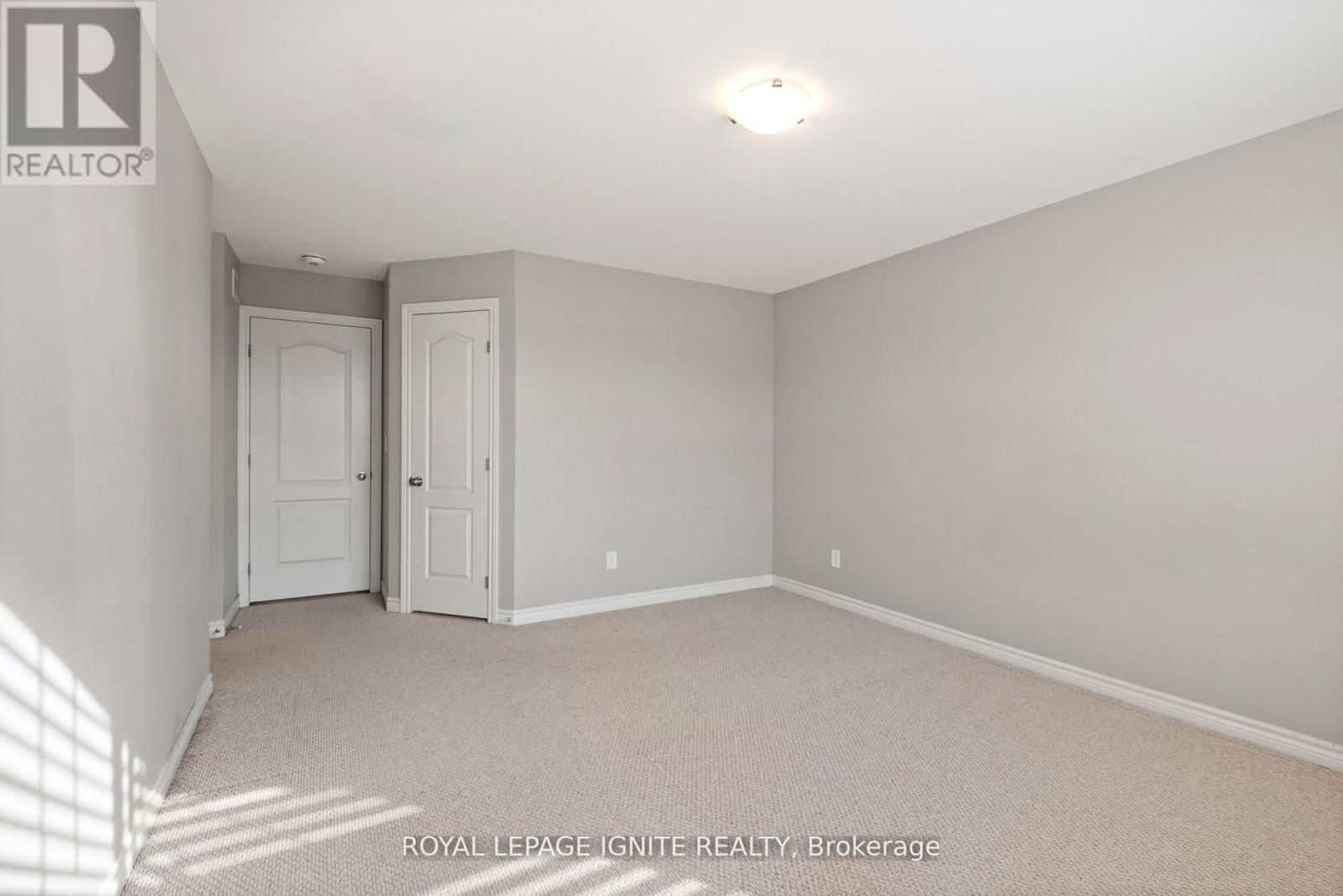 866 RIVERVIEW WAY Image 21