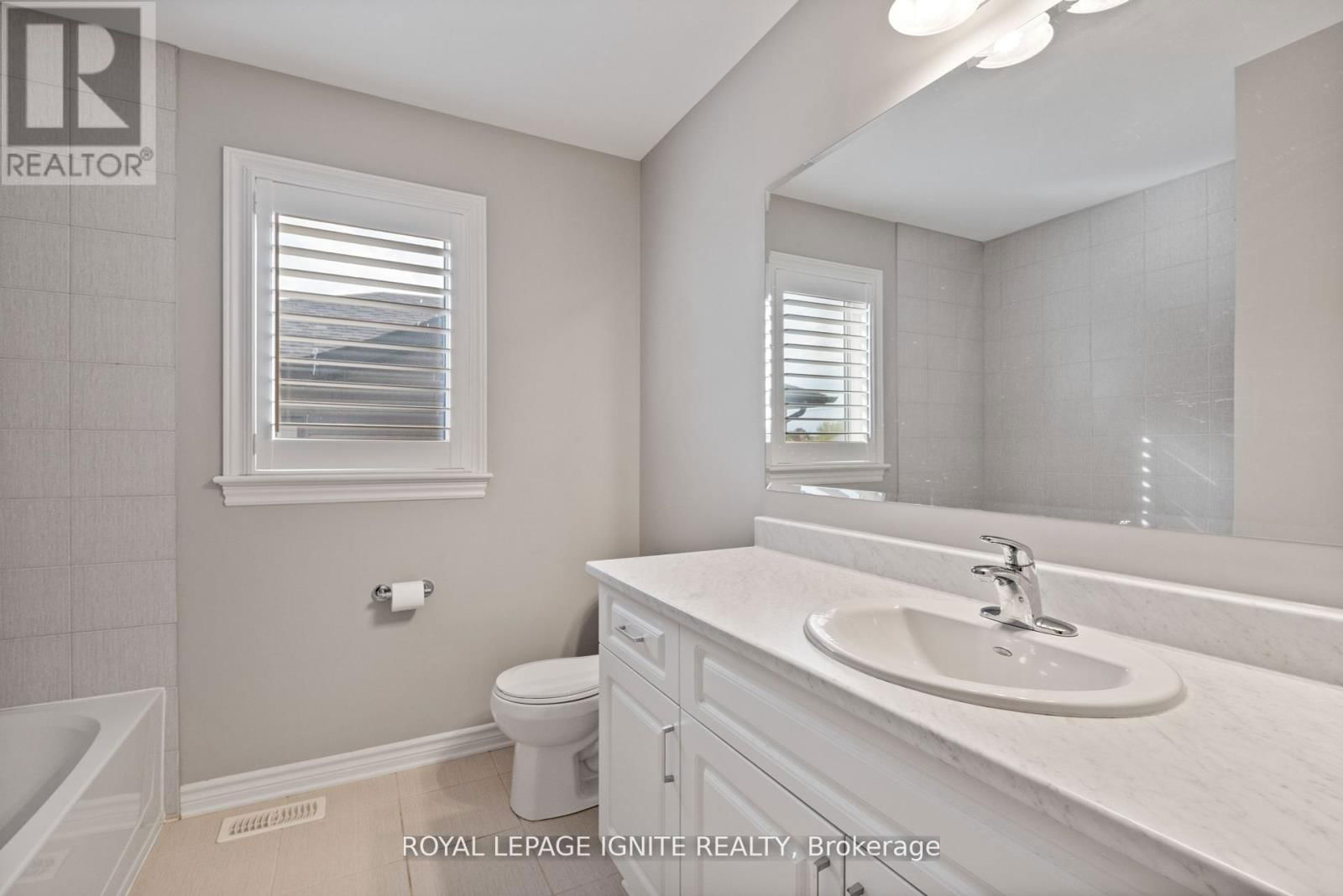 866 RIVERVIEW WAY Image 31