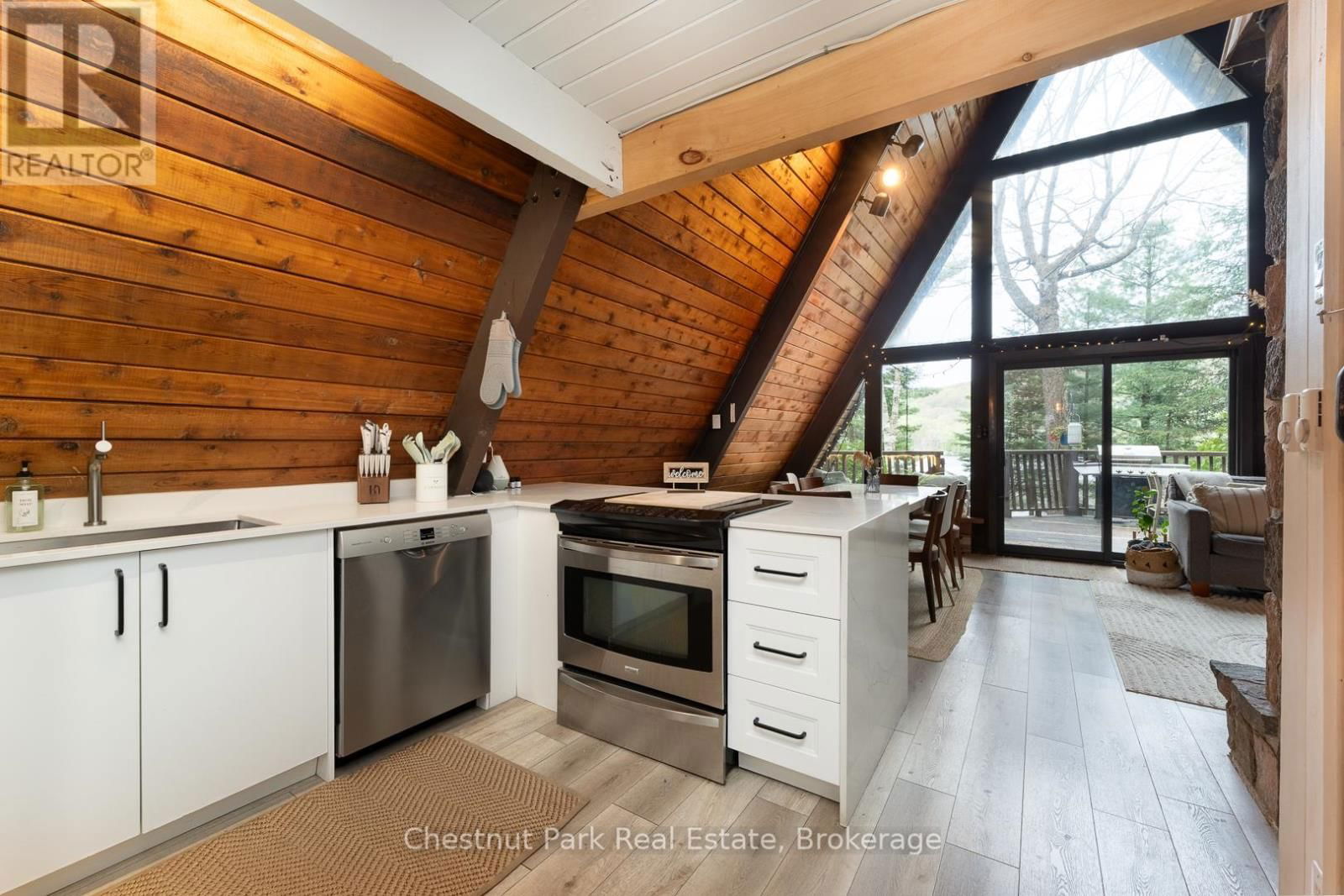 1499 KENNAWAY ROAD Image 13
