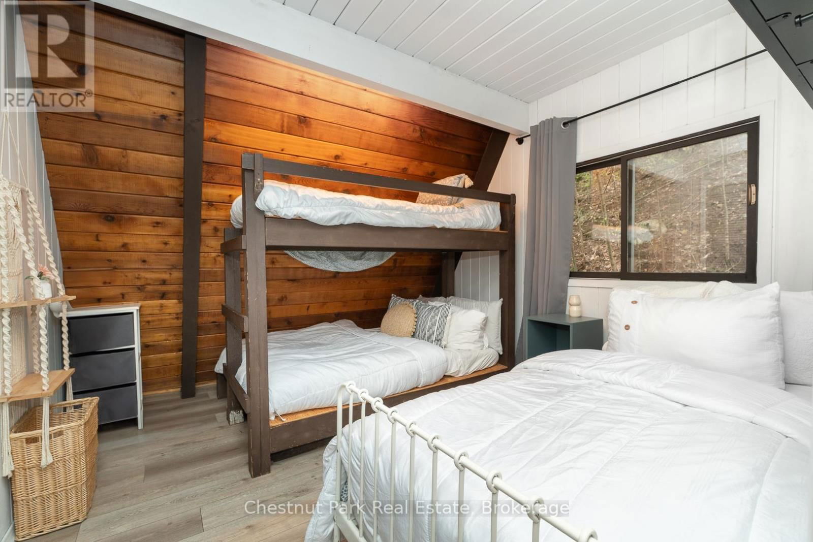 1499 KENNAWAY ROAD Image 14