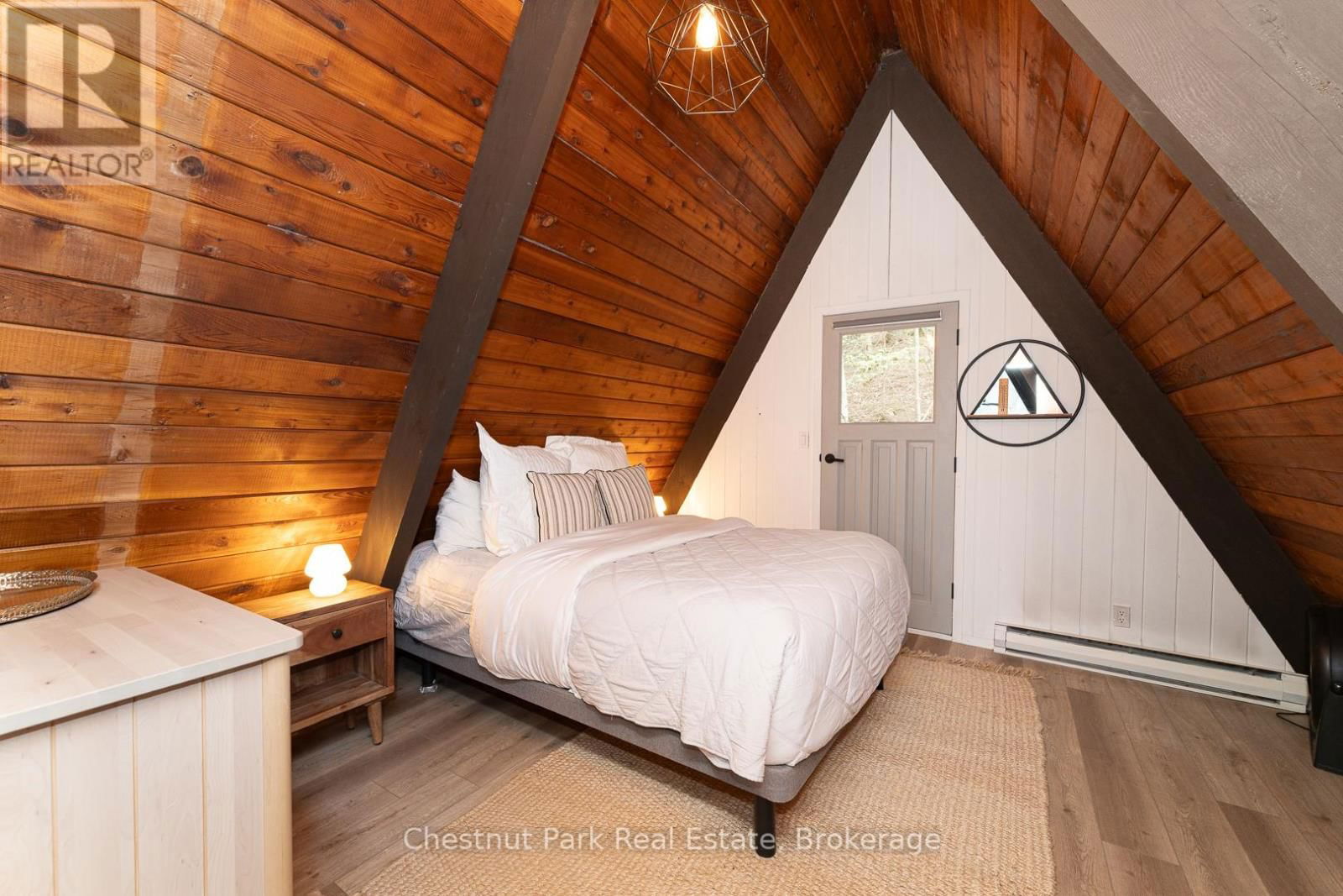 1499 KENNAWAY ROAD Image 18