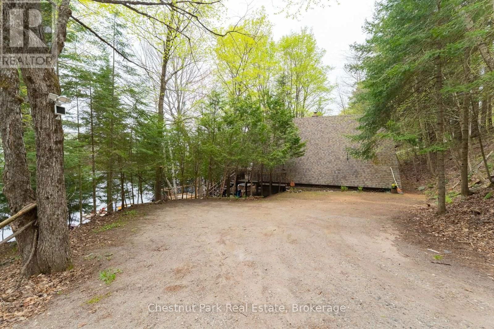 1499 KENNAWAY ROAD Image 36