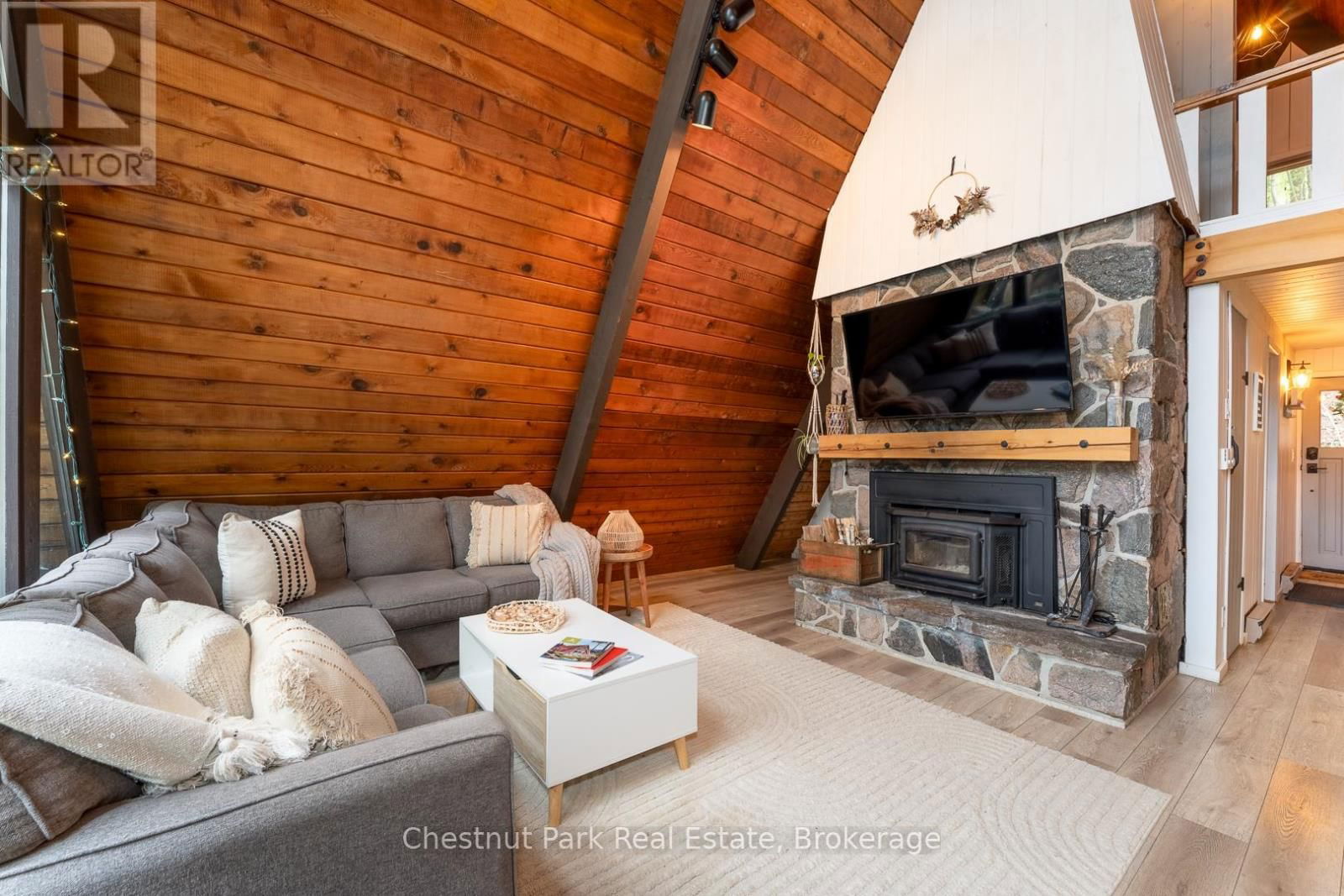 1499 KENNAWAY ROAD Image 6