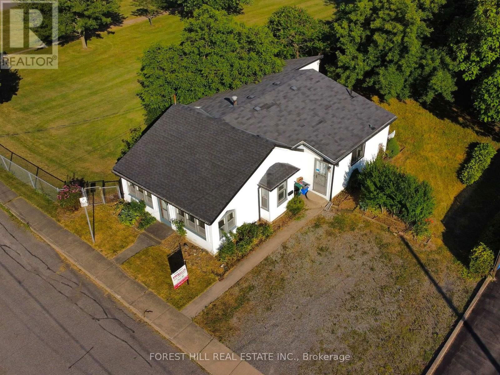 18 PHELPS STREET Image 3