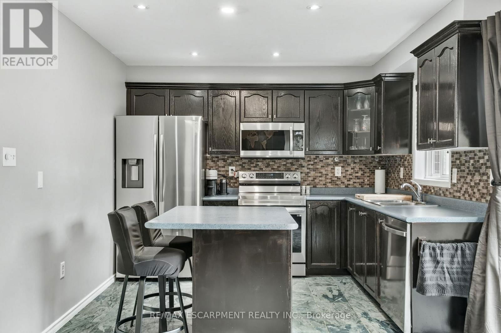 5 MAVIN STREET Image 15