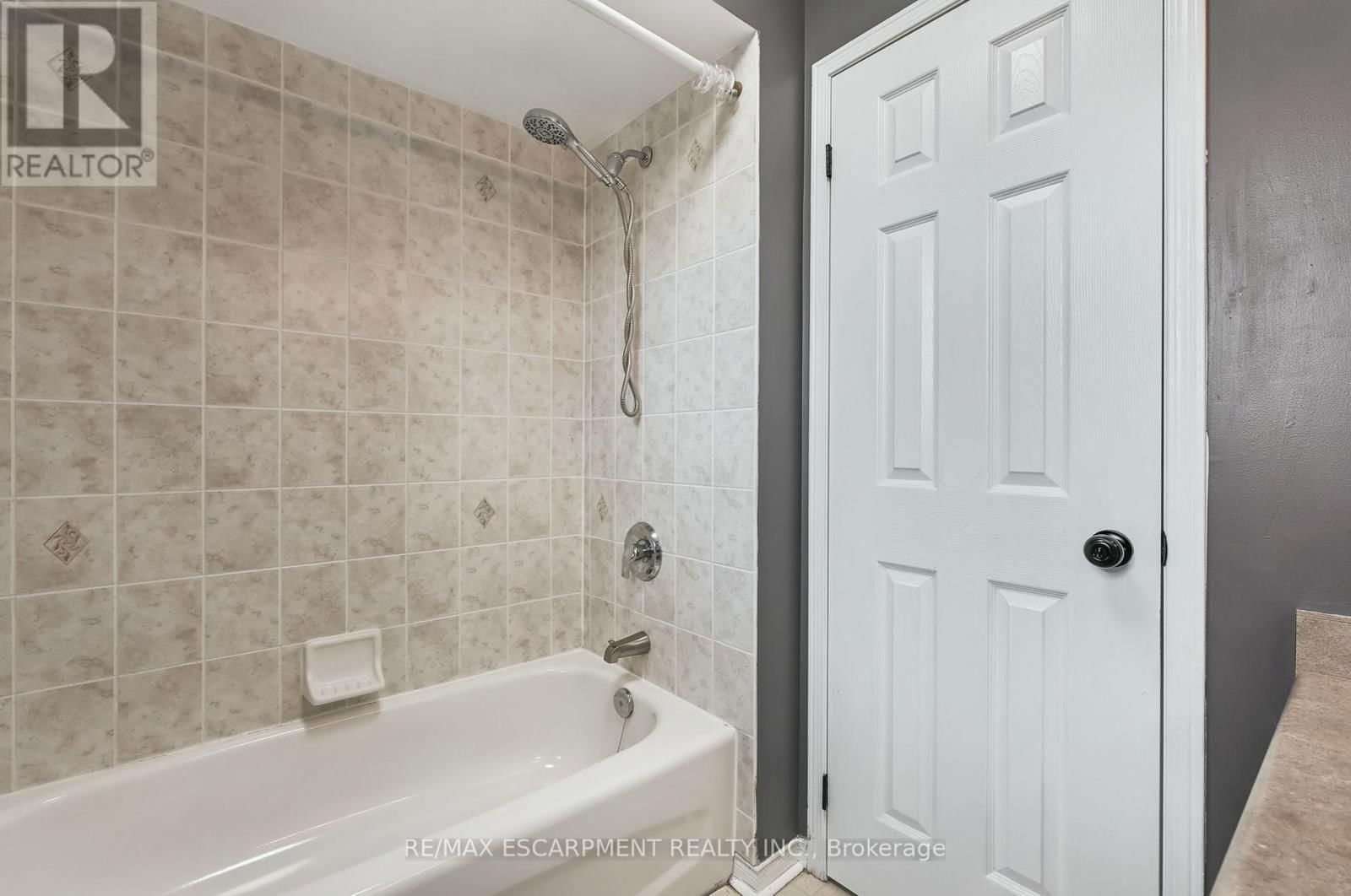 5 MAVIN STREET Image 34