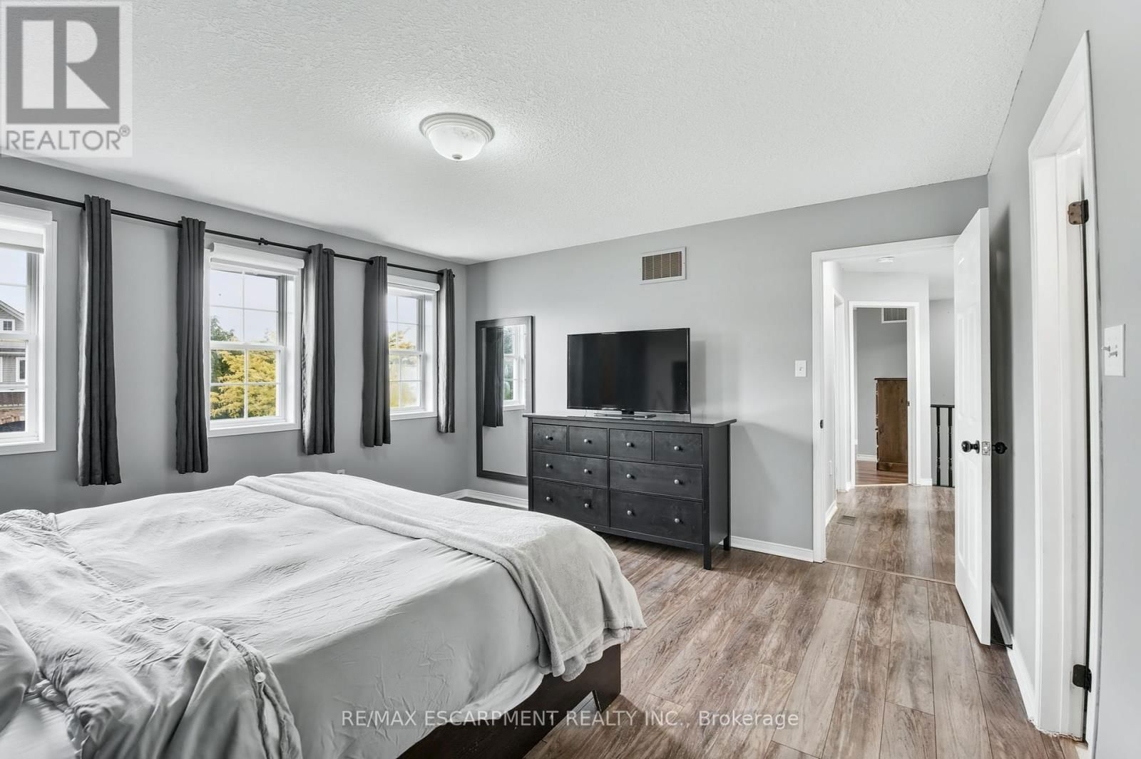 5 MAVIN STREET Image 38