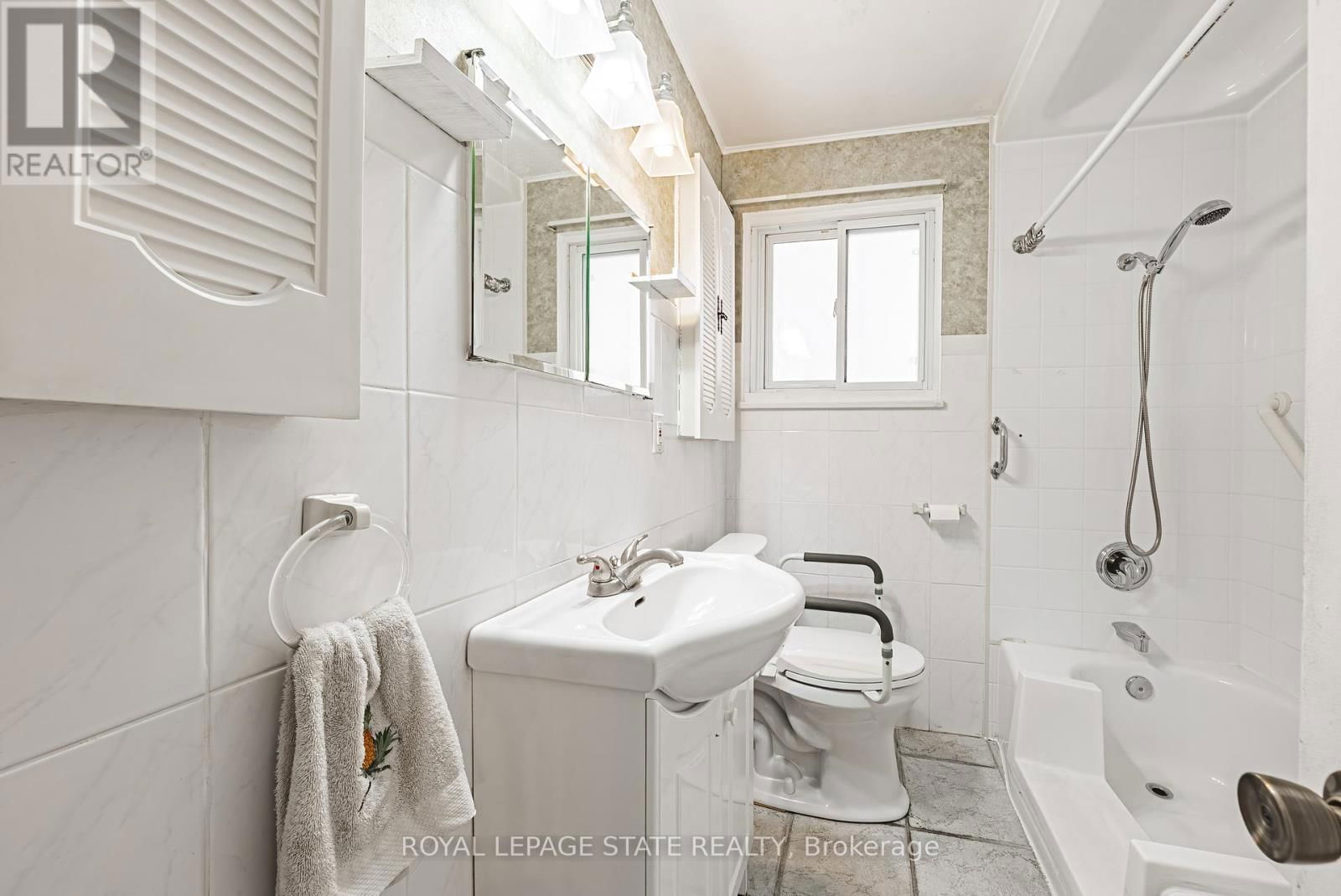 108 EAST 44TH STREET Image 18