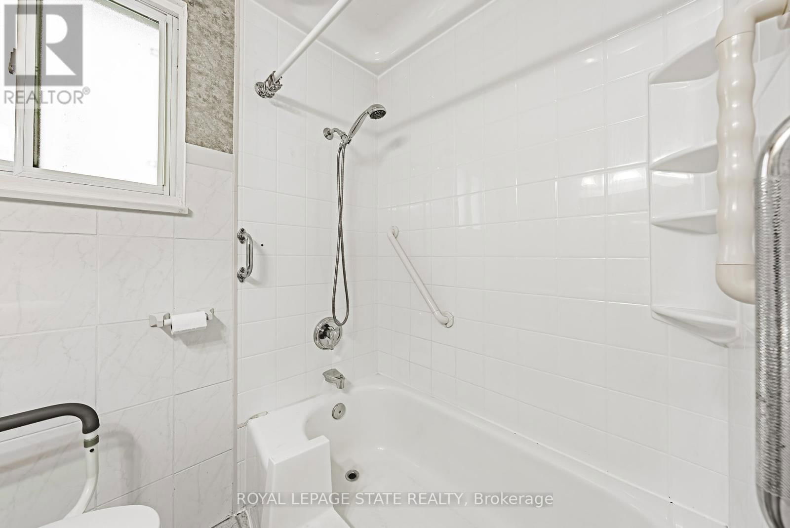 108 EAST 44TH STREET Image 19