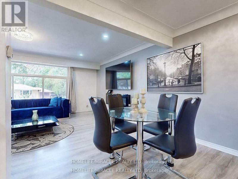 374 BOOK ROAD Image 11
